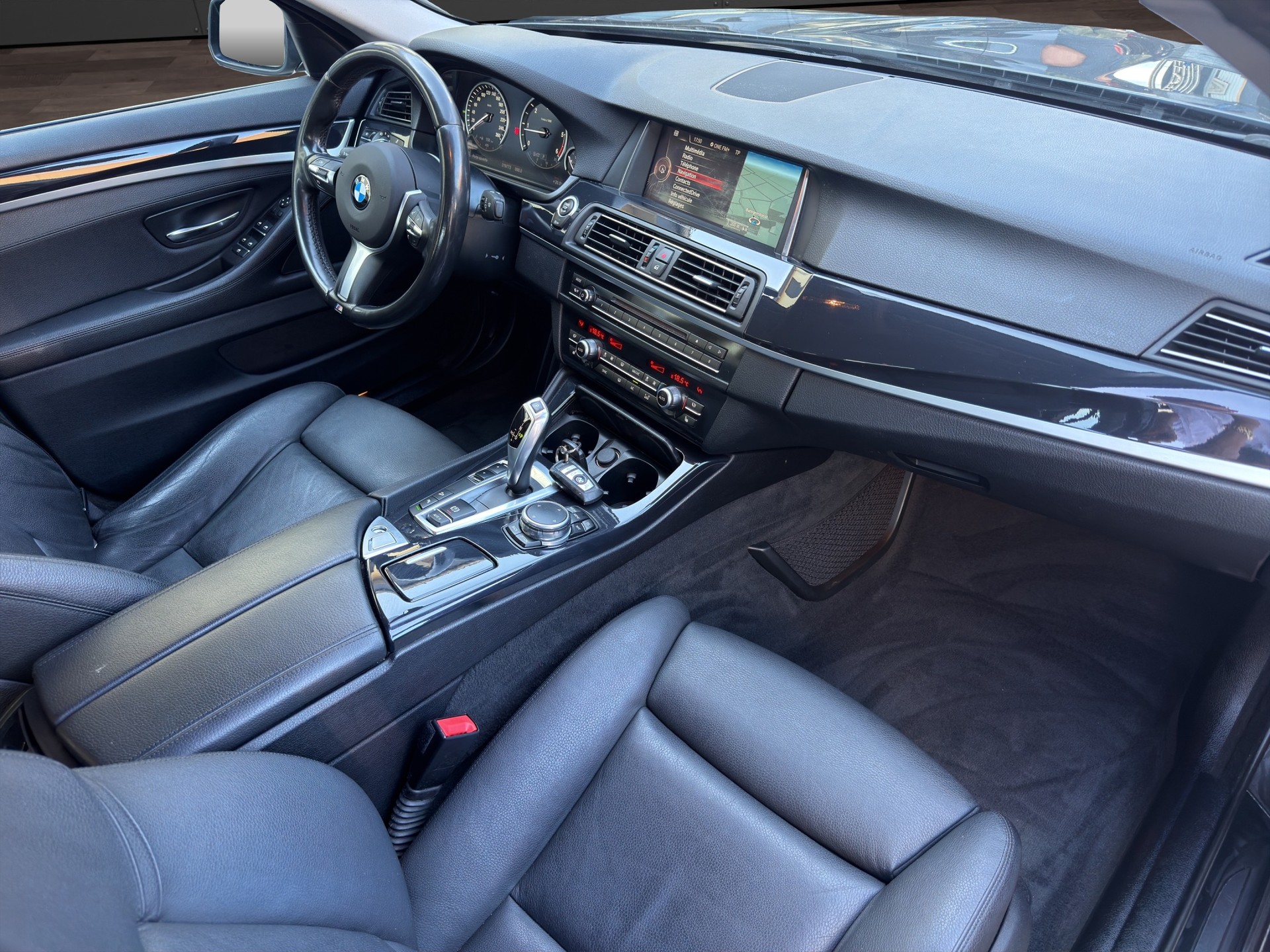 BMW 520d Touring xDrive Steptronic-image-18