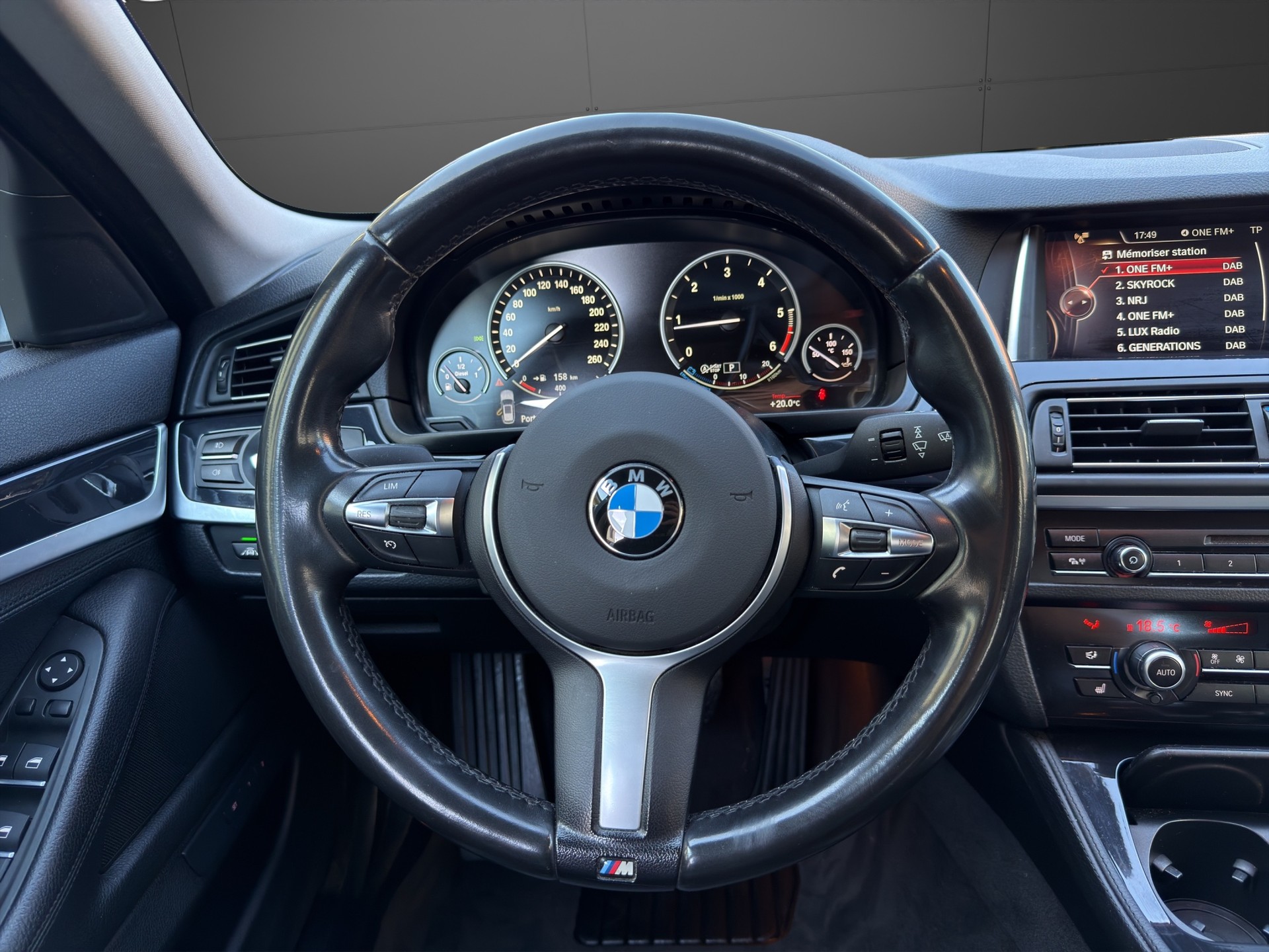 BMW 520d Touring xDrive Steptronic-image-17