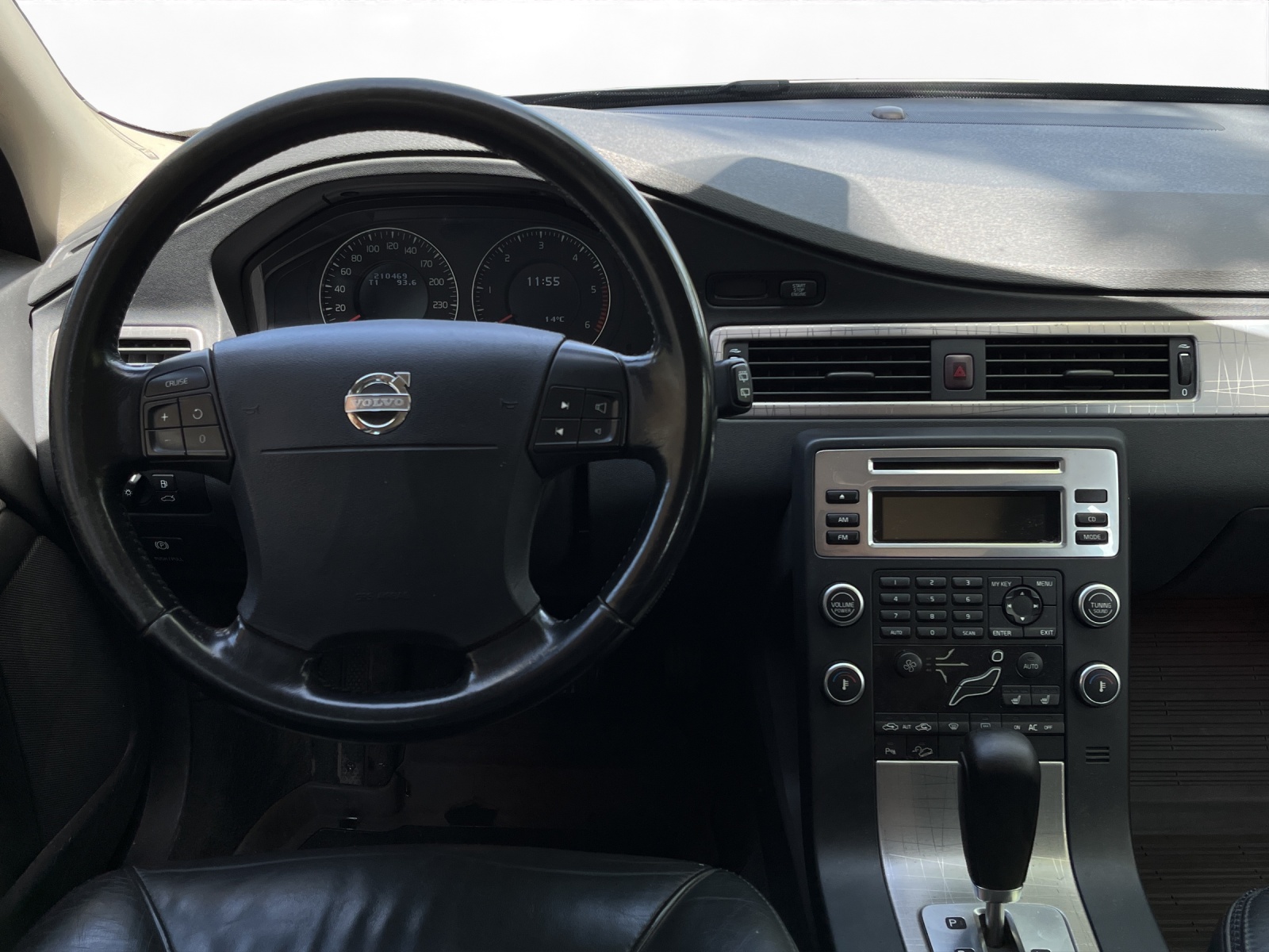 VOLVO XC70 D5 AWD Momentum Geartronic-image-9