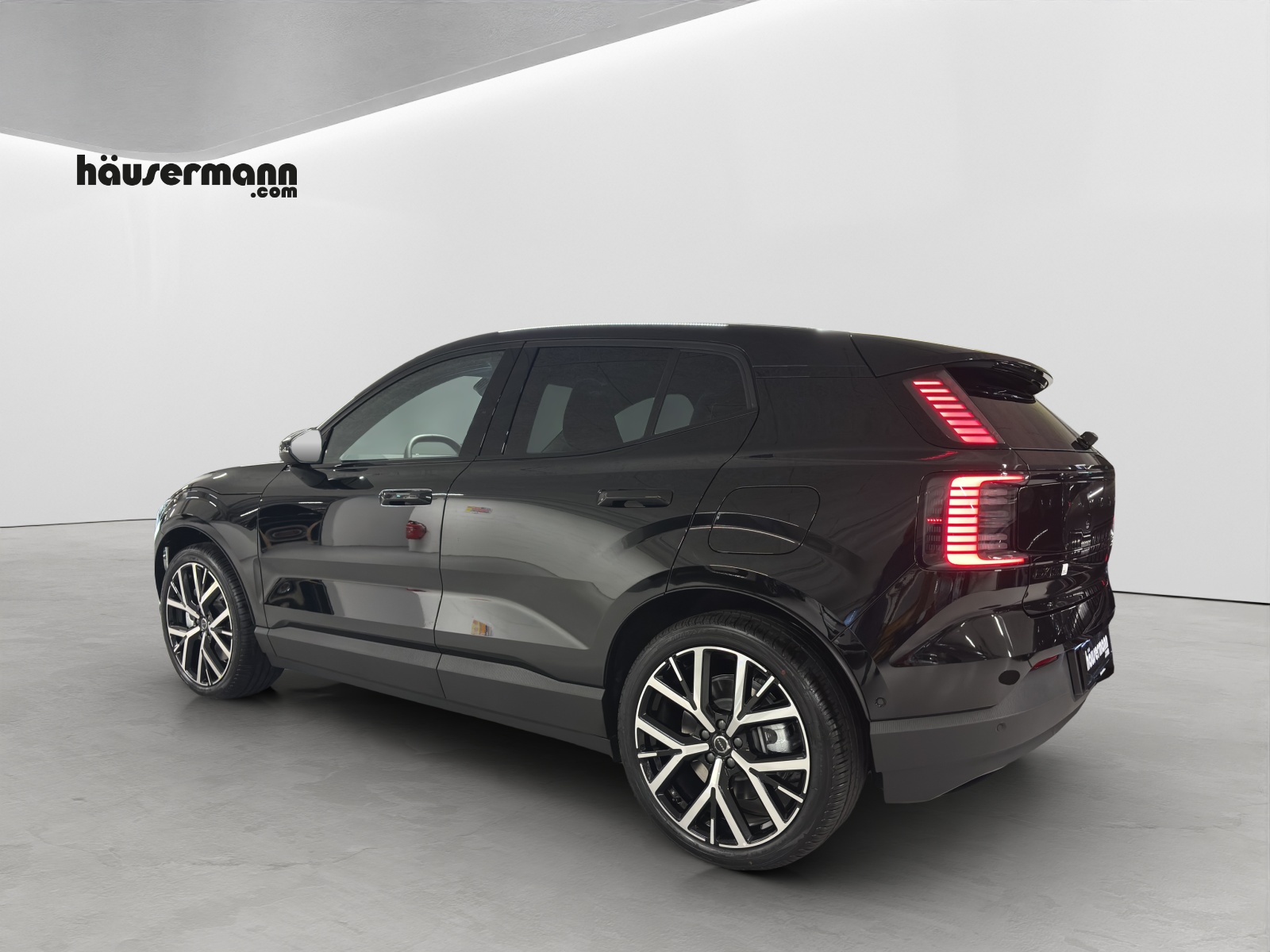 VOLVO EX30 Ultra XCENTRIC Black Edition-image-9