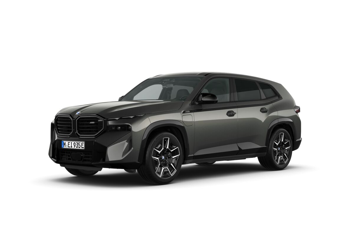 BMW XM xDrive 50e PHEV Steptronic-image-4