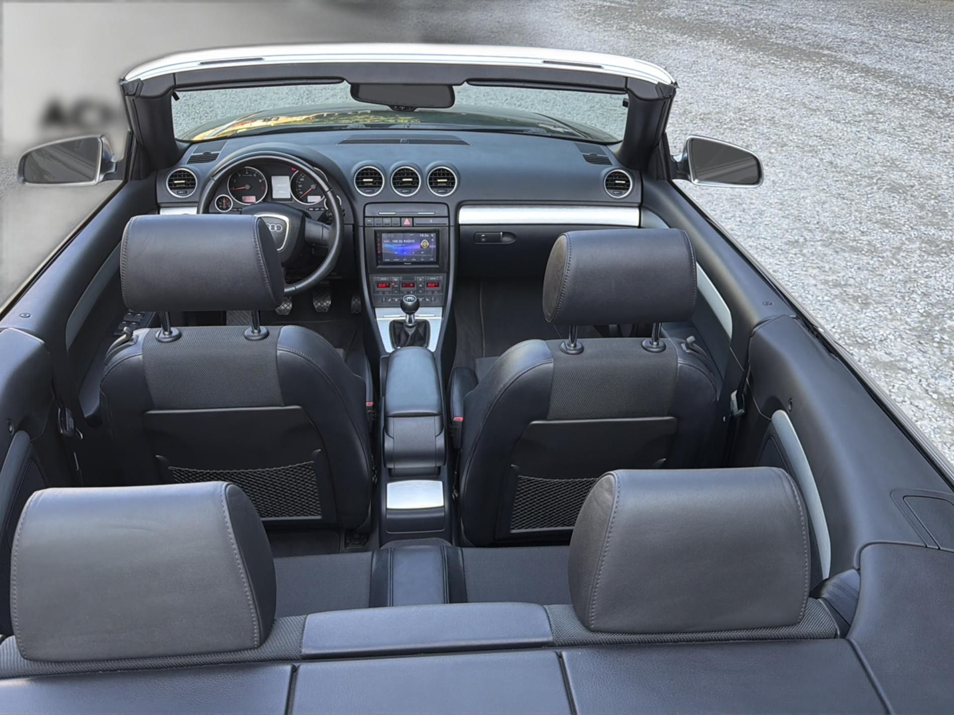 AUDI A4 Cabriolet 1.8 Turbo-image-11