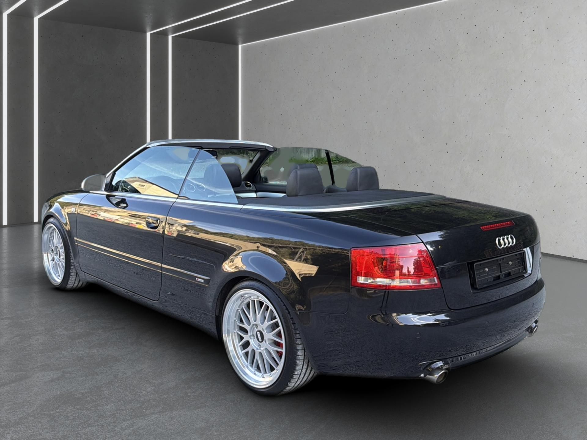 AUDI A4 Cabriolet 1.8 Turbo-showroom-element-3