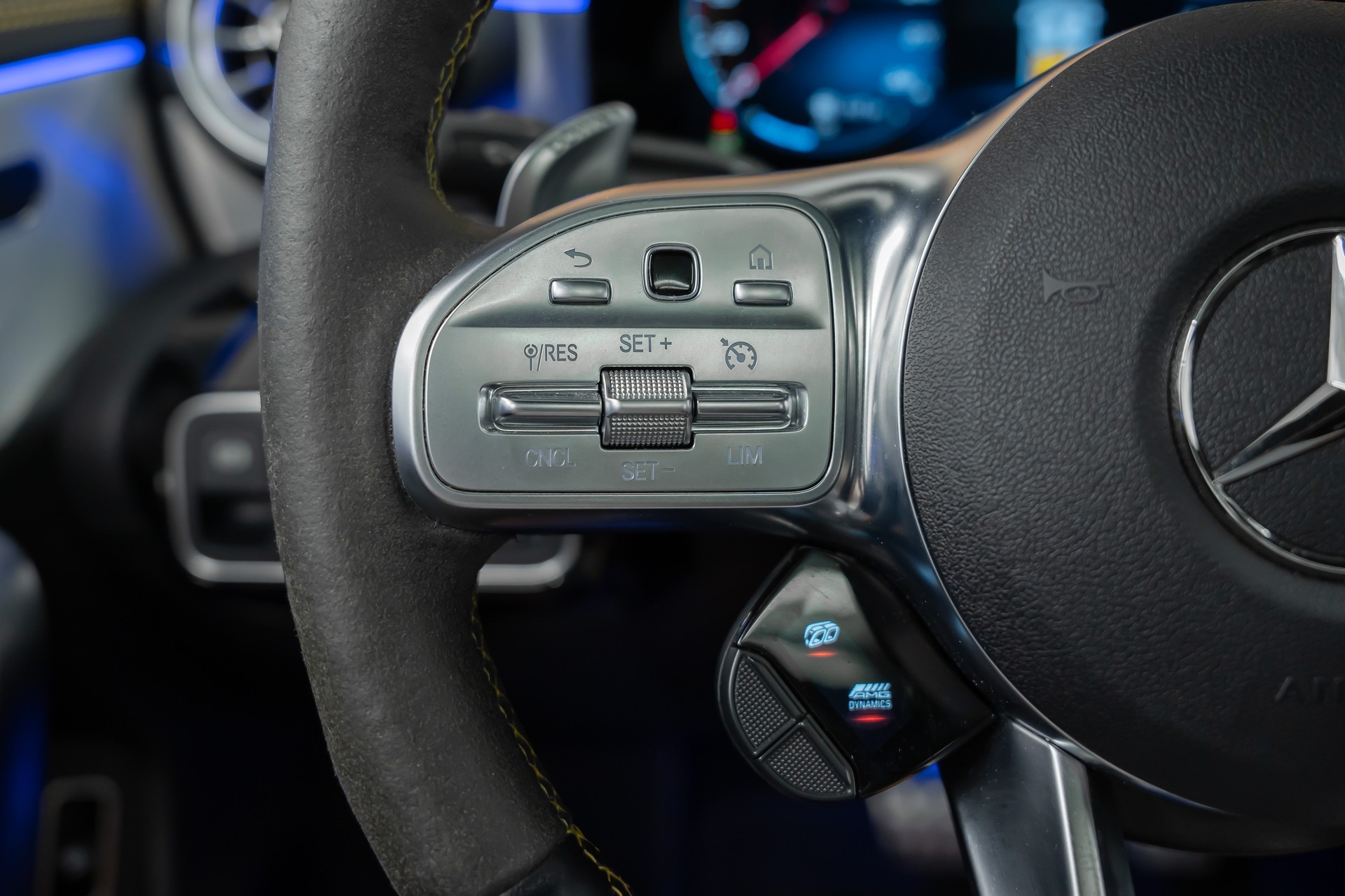 MERCEDES-BENZ CLA 45 S AMG 4Matic+ 8G-DCT *Aerodynamik*AMG-Drivers*Panorama*Burmester3D*-image-18