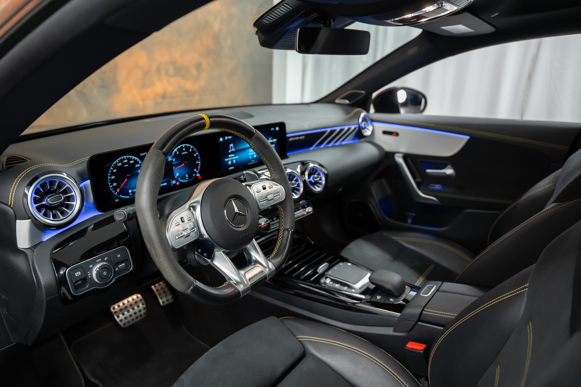 MERCEDES-BENZ CLA 45 S AMG 4Matic+ 8G-DCT *Aerodynamik*AMG-Drivers*Panorama*Burmester3D*-image-10