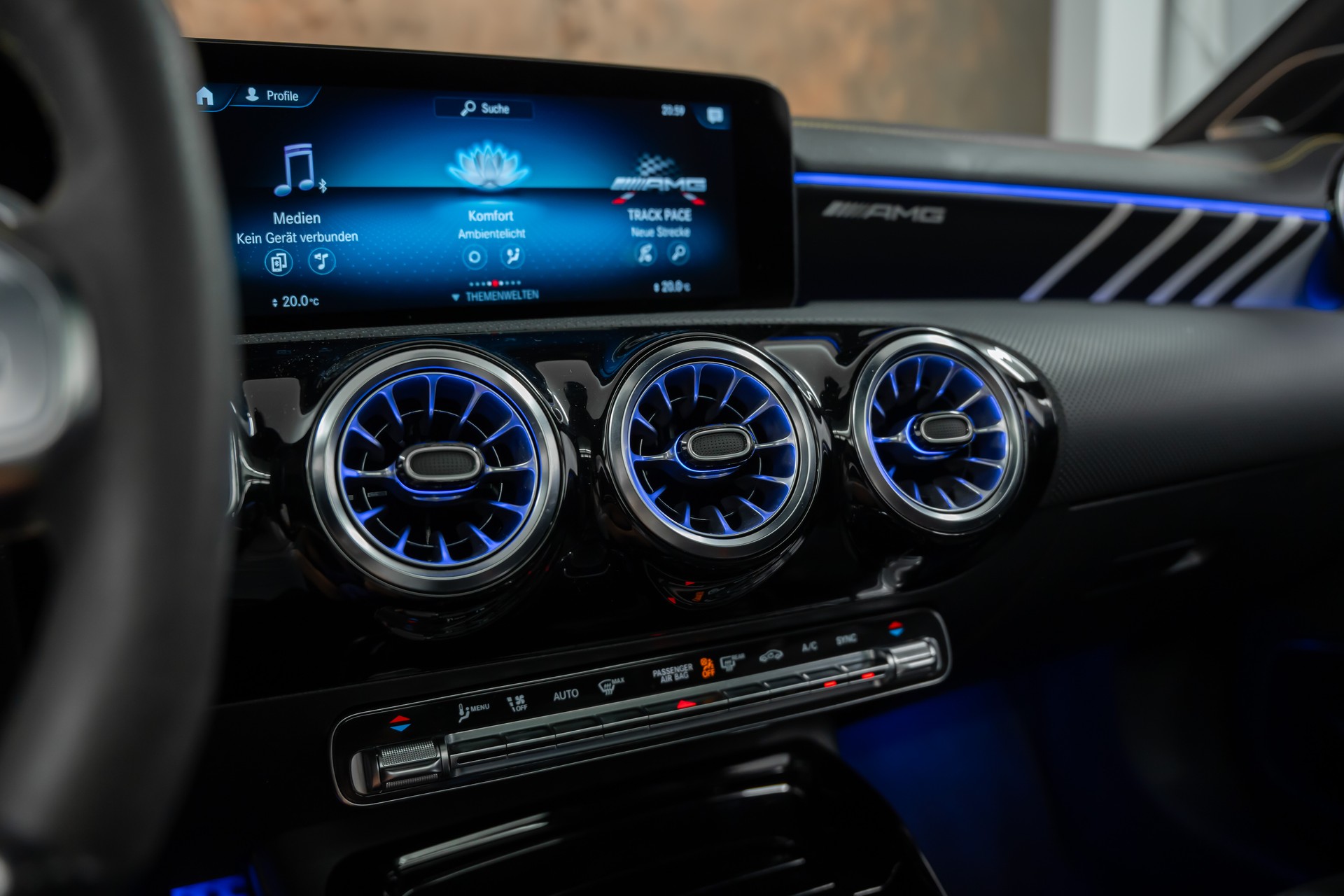 MERCEDES-BENZ CLA 45 S AMG 4Matic+ 8G-DCT *Aerodynamik*AMG-Drivers*Panorama*Burmester3D*-image-24