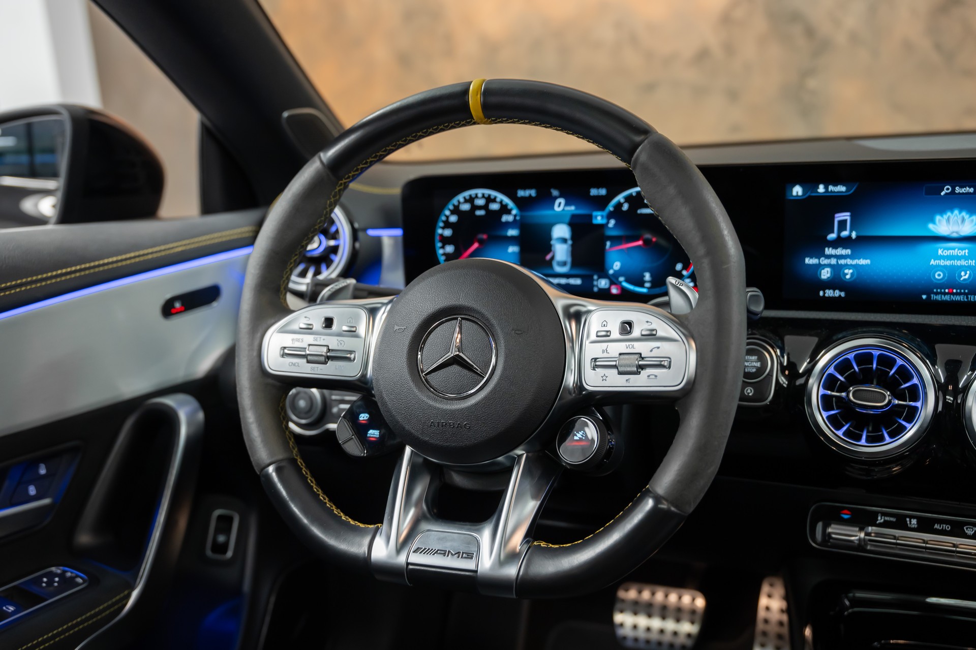 MERCEDES-BENZ CLA 45 S AMG 4Matic+ 8G-DCT *Aerodynamik*AMG-Drivers*Panorama*Burmester3D*-image-17
