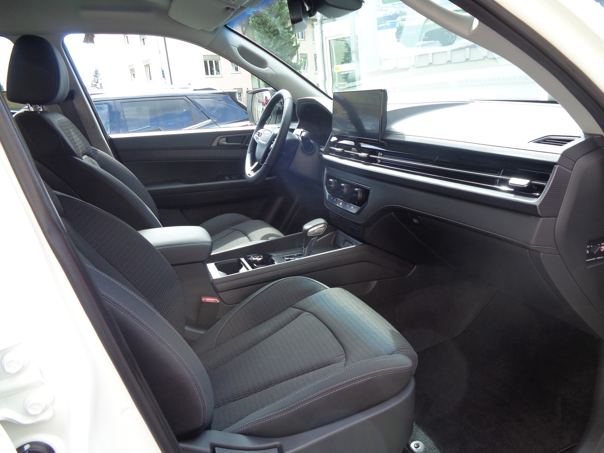 KGM-SsangYong Platinium-image-14
