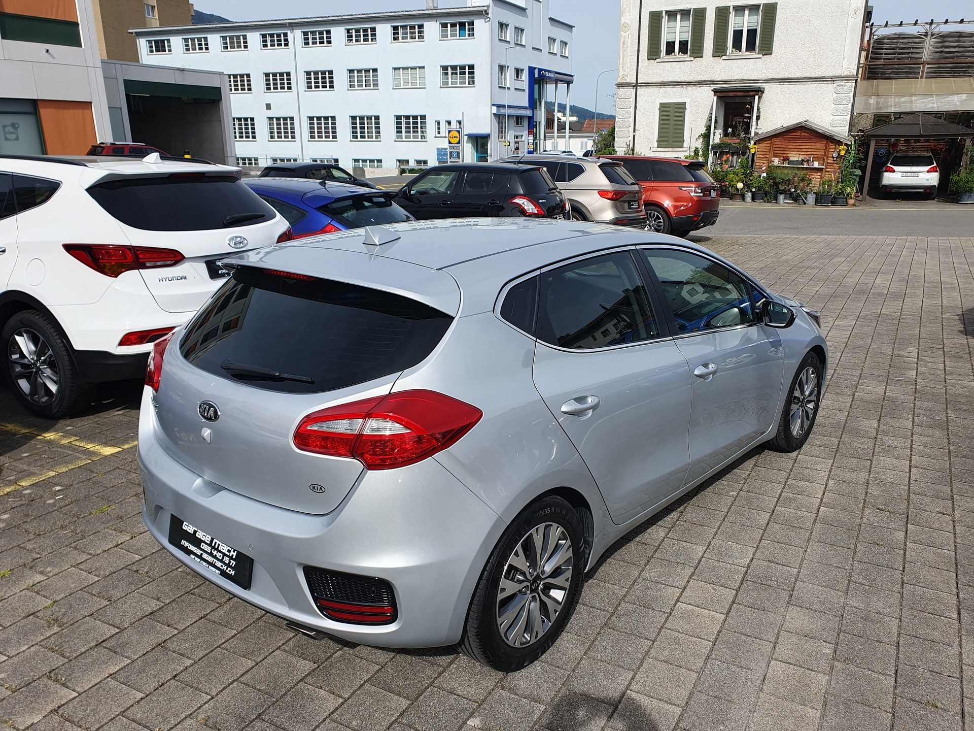 KIA Cee'd 1.6 GDi Swiss Champion DCT-showroom-element-3