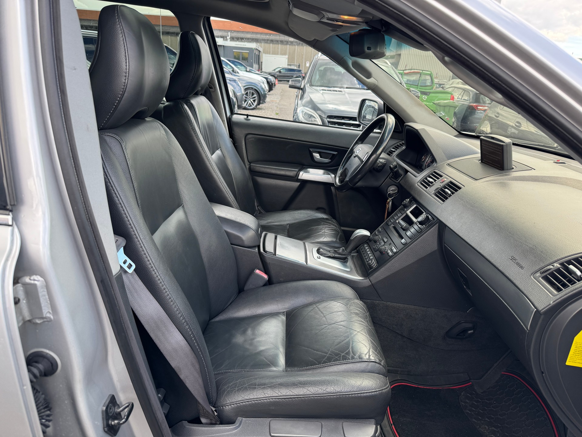 VOLVO XC90 2.5T AWD Geartronic-image-11