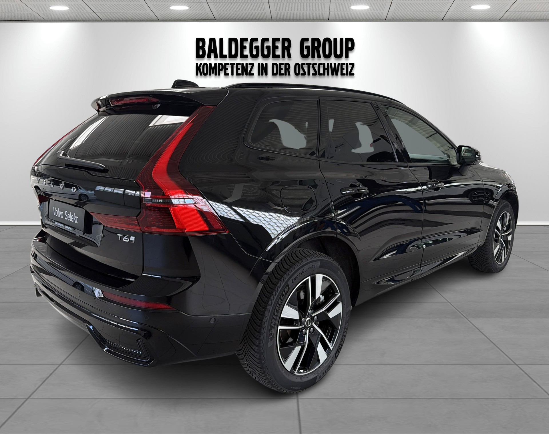 VOLVO XC60 2.0 T6 TE Plus Dark eAWD-showroom-element-2