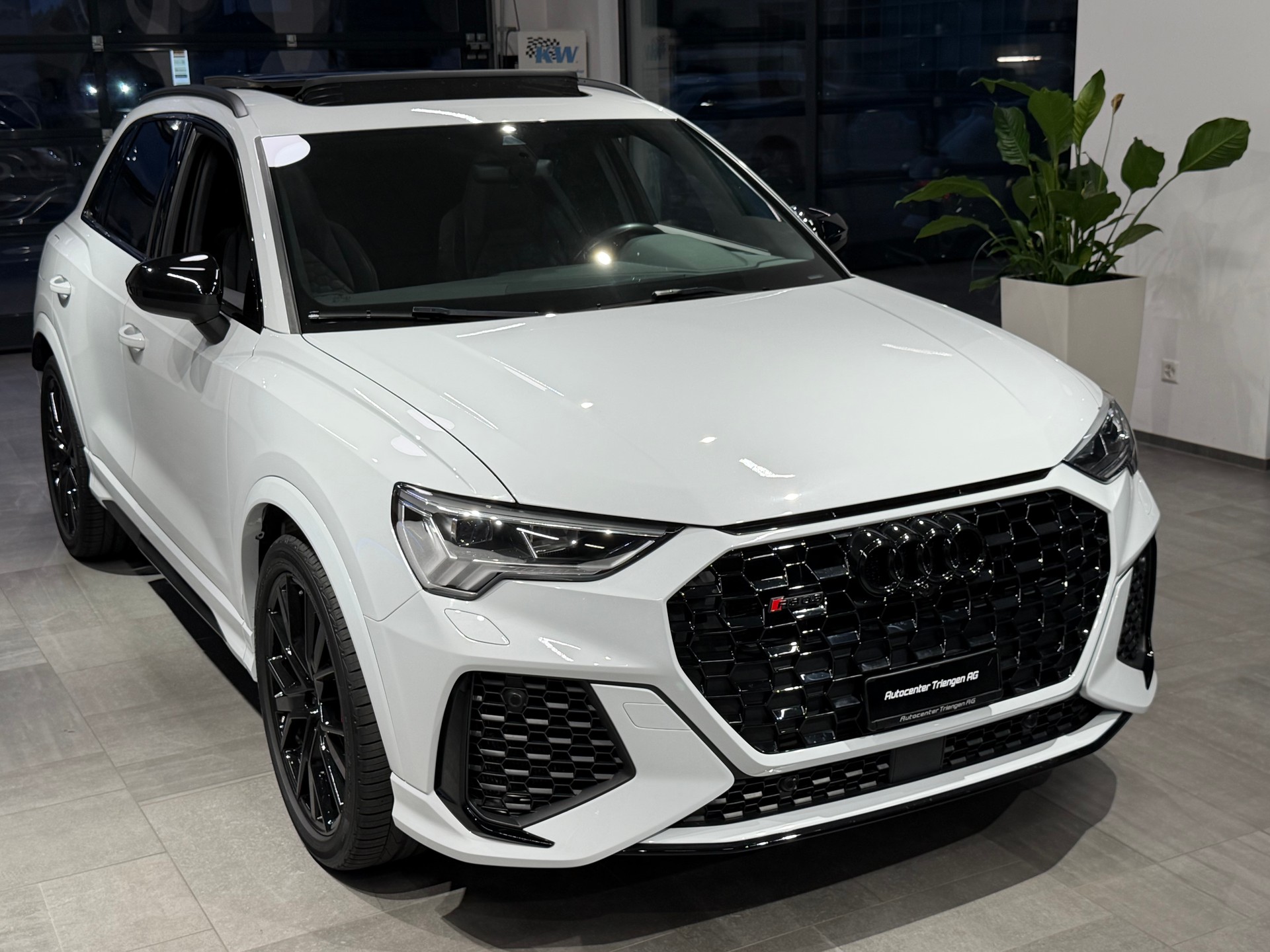 AUDI RS Q3 2.5 TFSI quattro S tronic-image-5