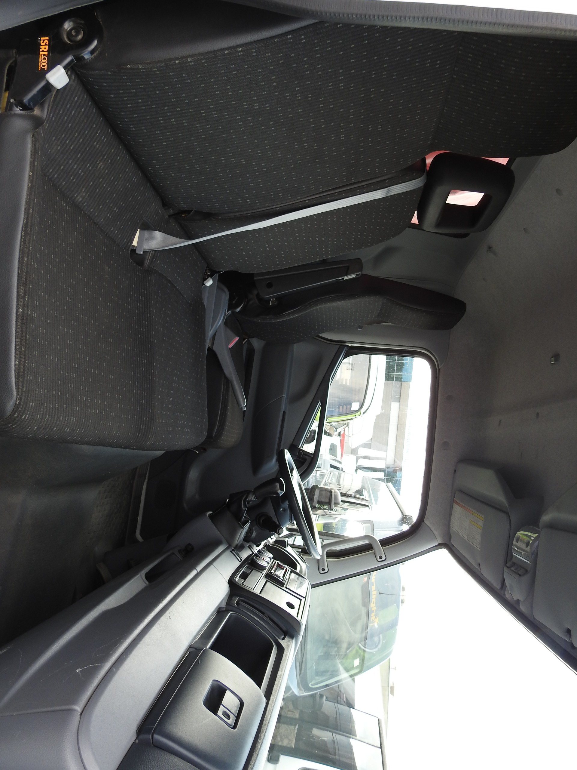 FUSO Mitsubishi Canter-image-13
