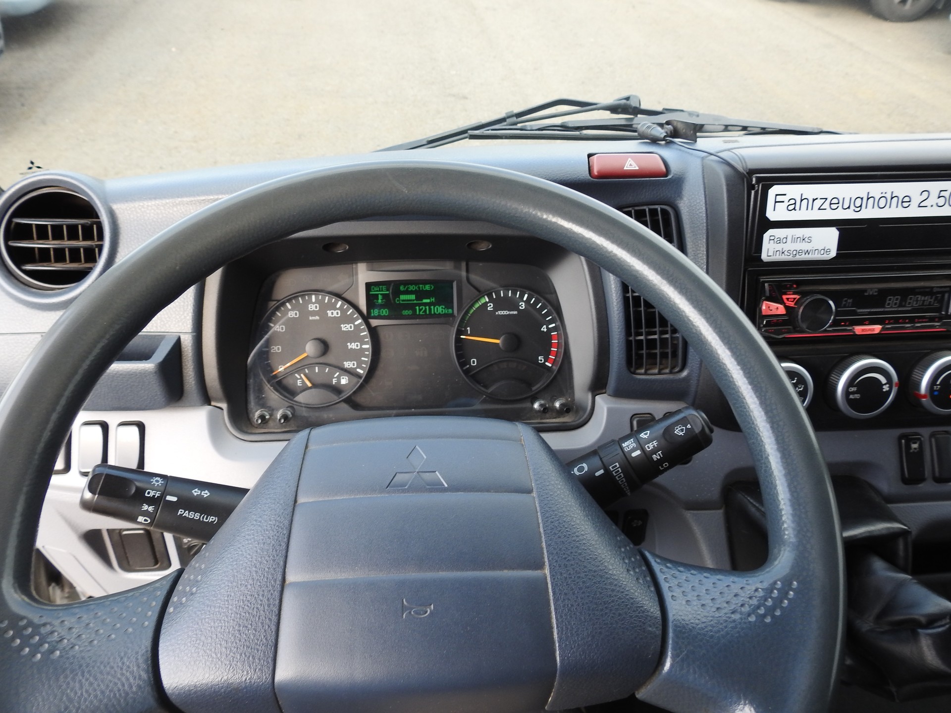 FUSO Mitsubishi Canter-image-18