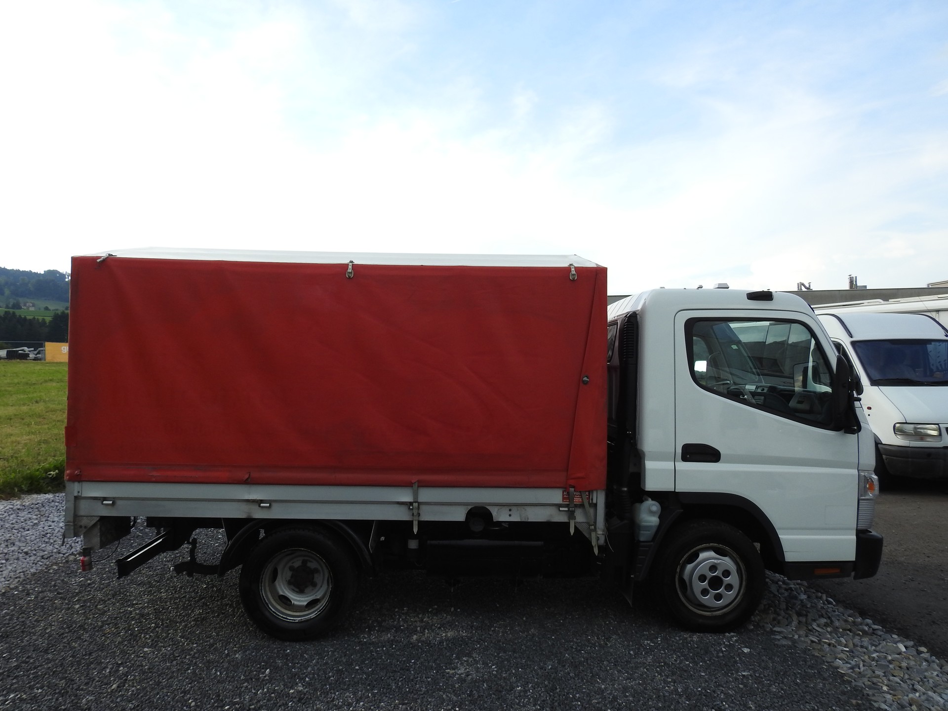 FUSO Mitsubishi Canter-image-6