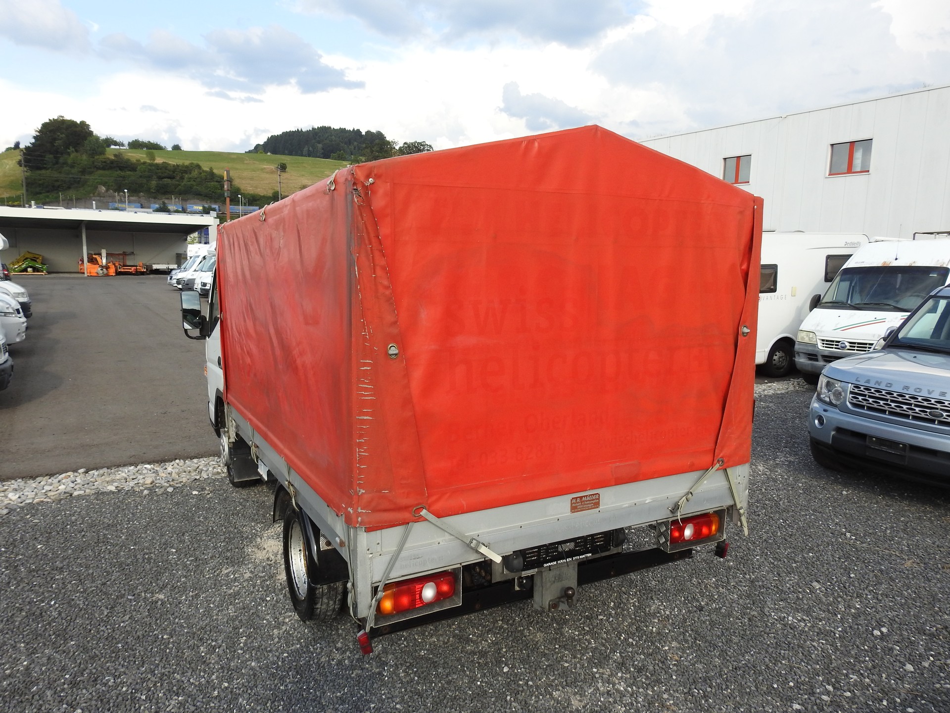 FUSO Mitsubishi Canter-showroom-element-3
