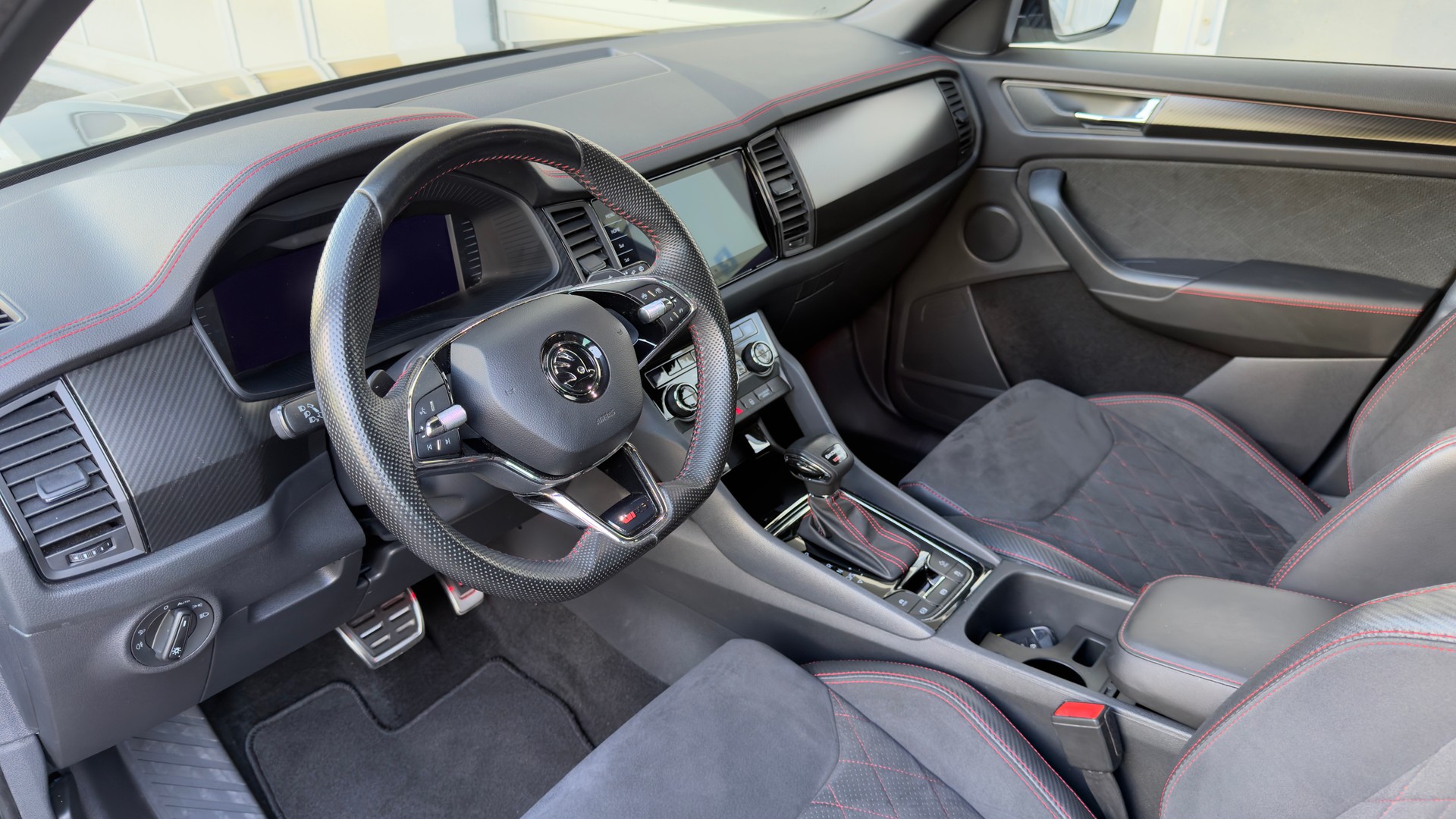 SKODA Kodiaq 2.0 TSI RS DSG-image-8