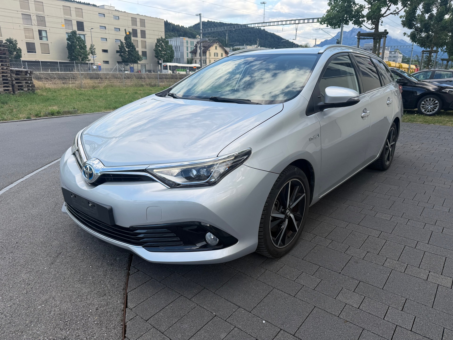 TOYOTA Auris Touring Sports 1.8 HSD Luna e-CVT