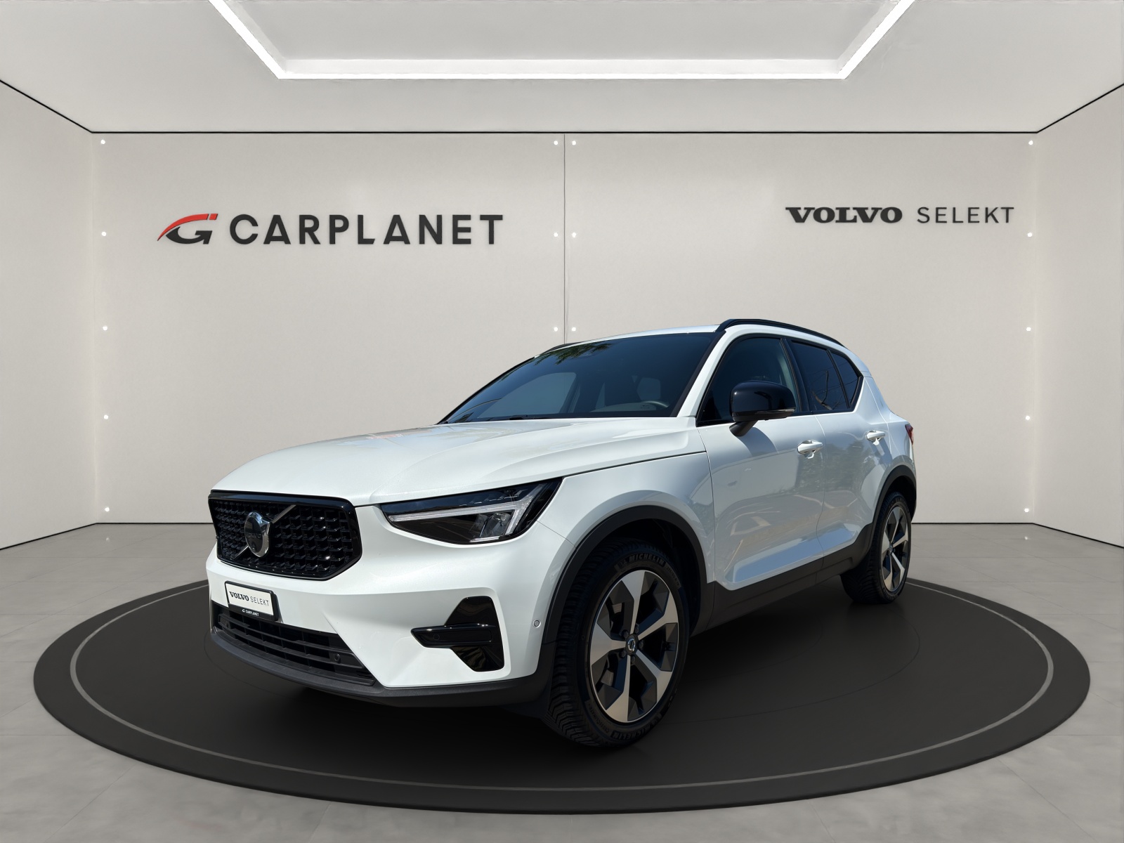 VOLVO XC40 2.0 B4 MH Plus Dark