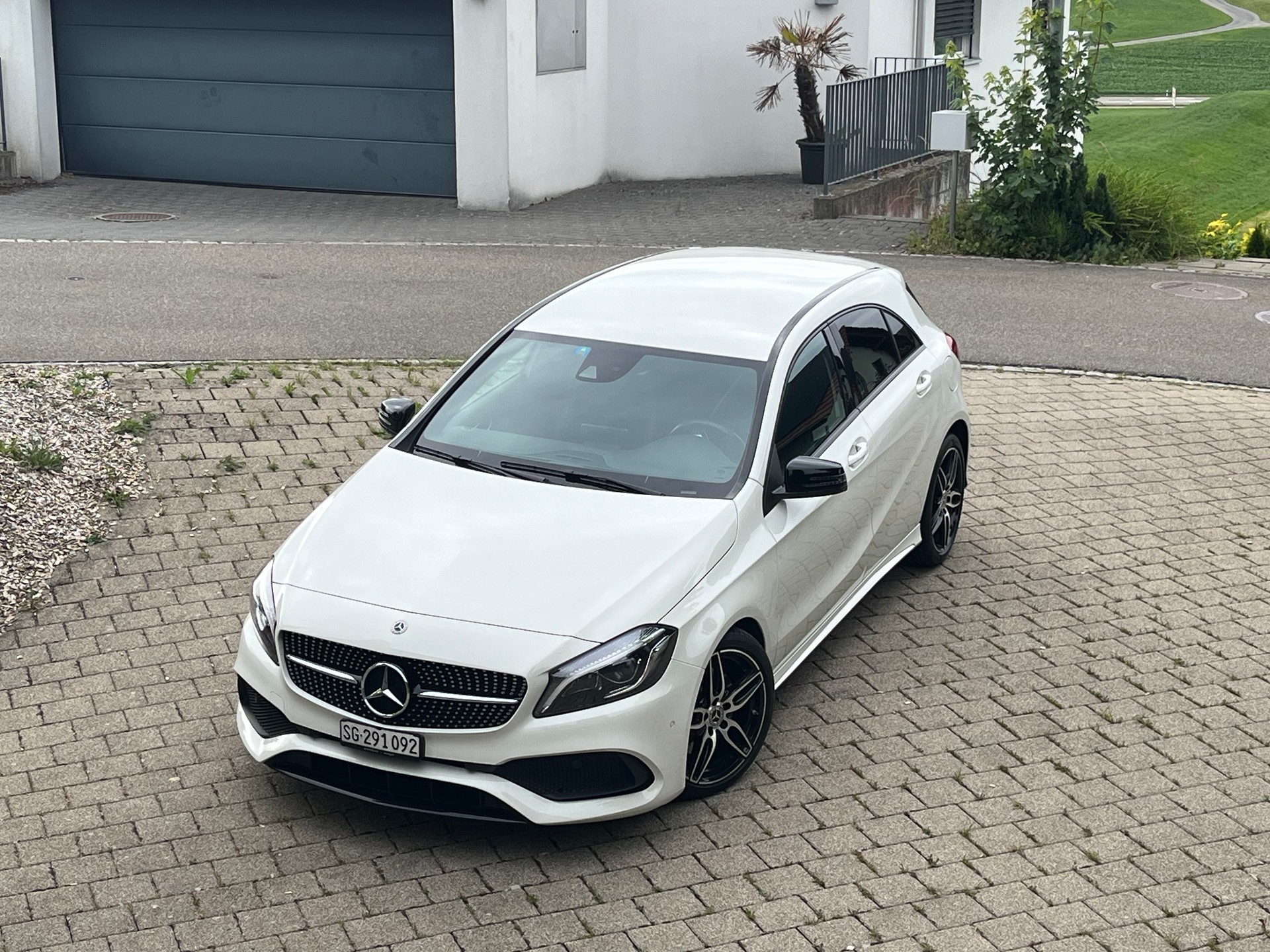 MERCEDES-BENZ A 220 d AMG Line 4m