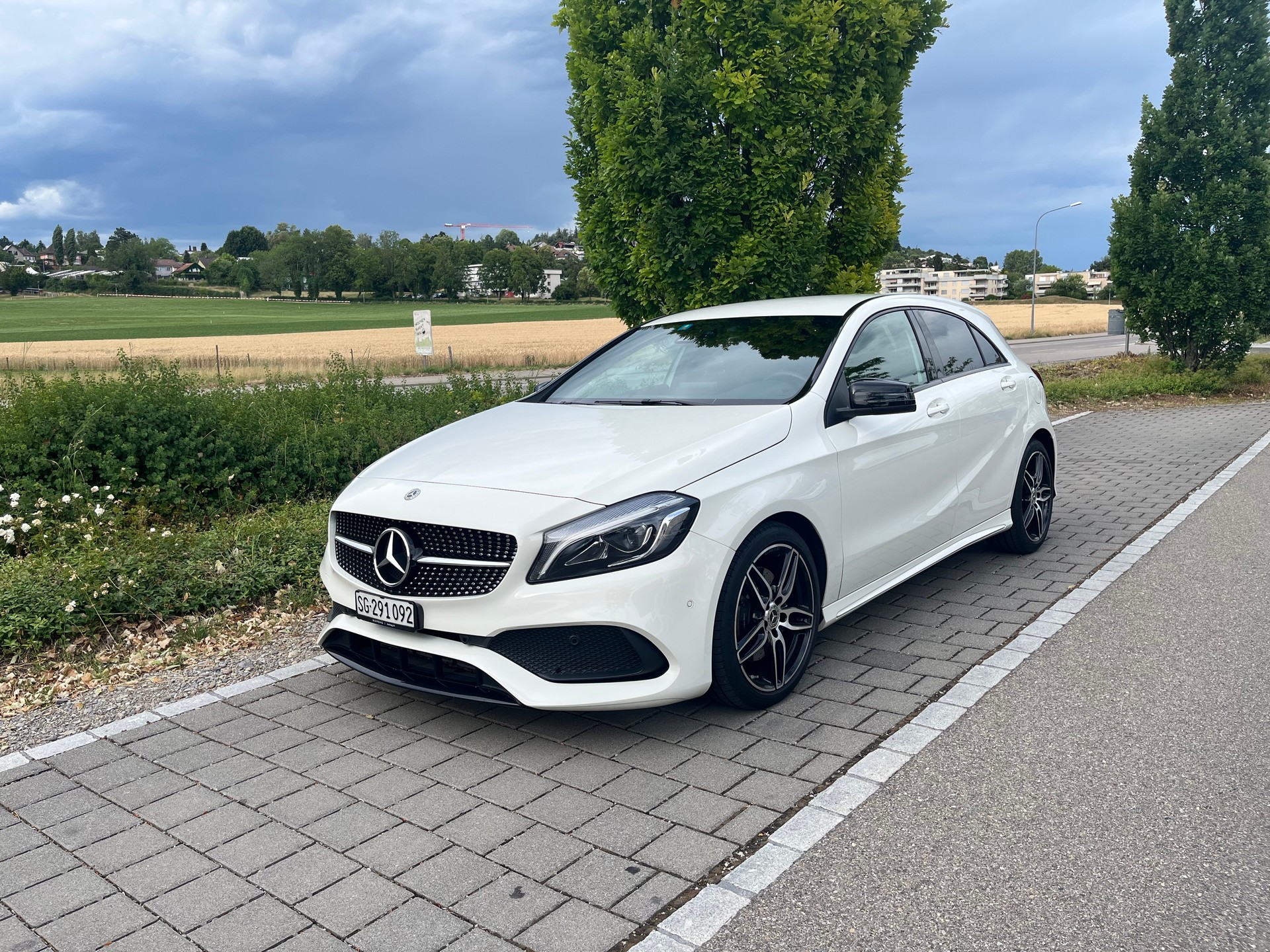 MERCEDES-BENZ A 220 d AMG Line 4m-image-1
