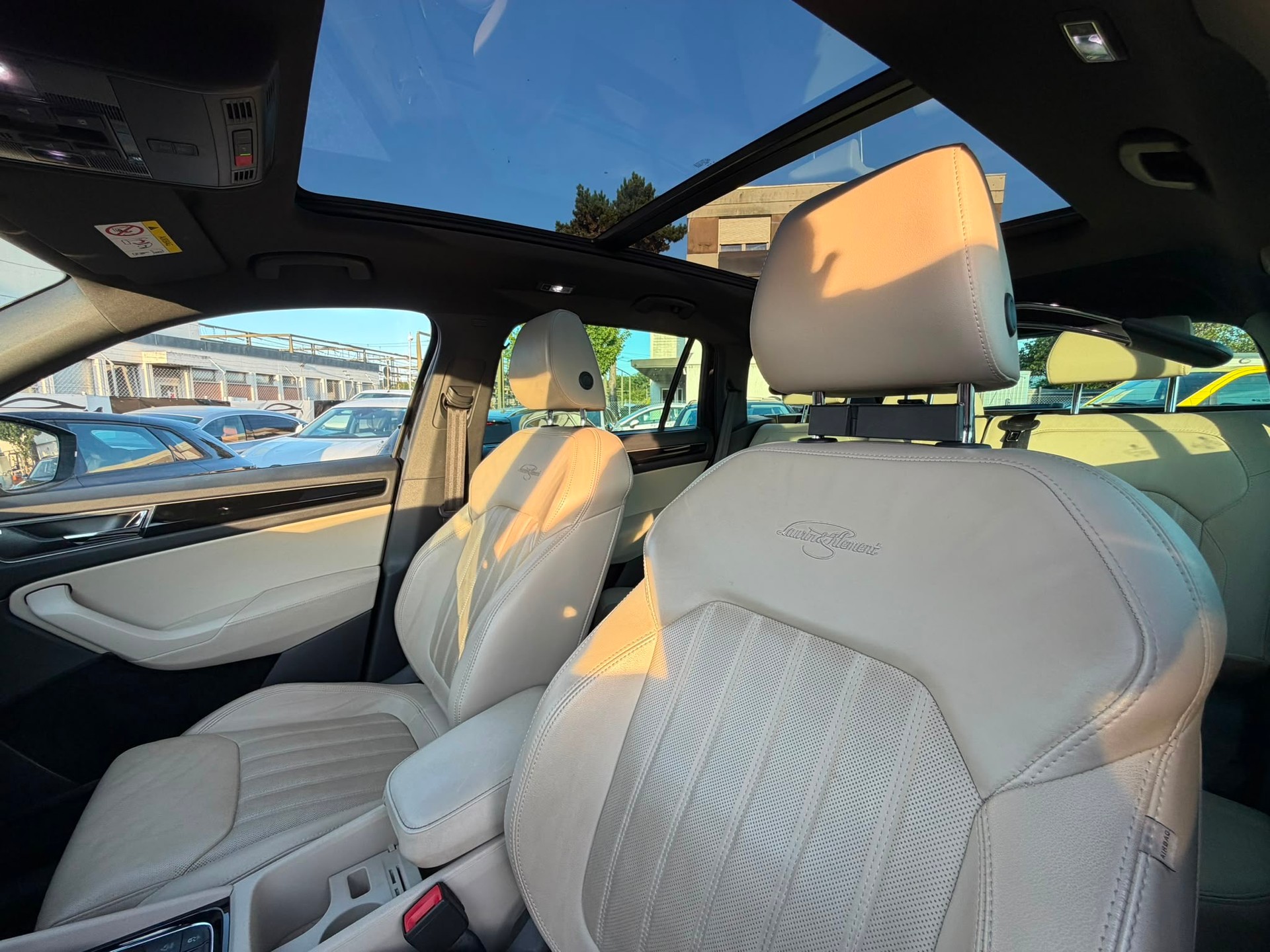 SKODA Kodiaq 2.0 TSI 4x4 L&K garantie 2 ans FULL OPTIONS 🇨🇭-image-9