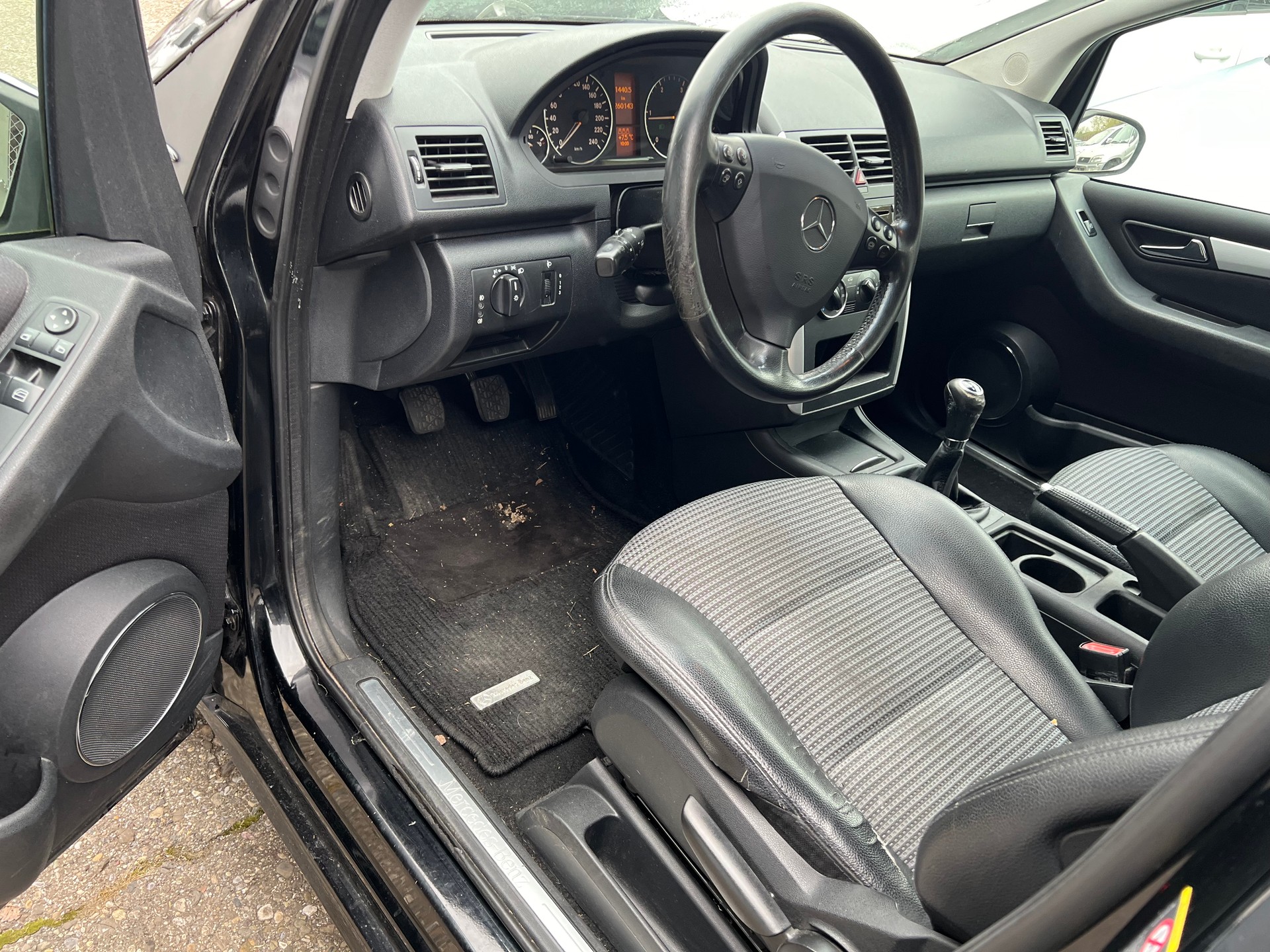 MERCEDES-BENZ A 160 CDI Avantgarde-image-7