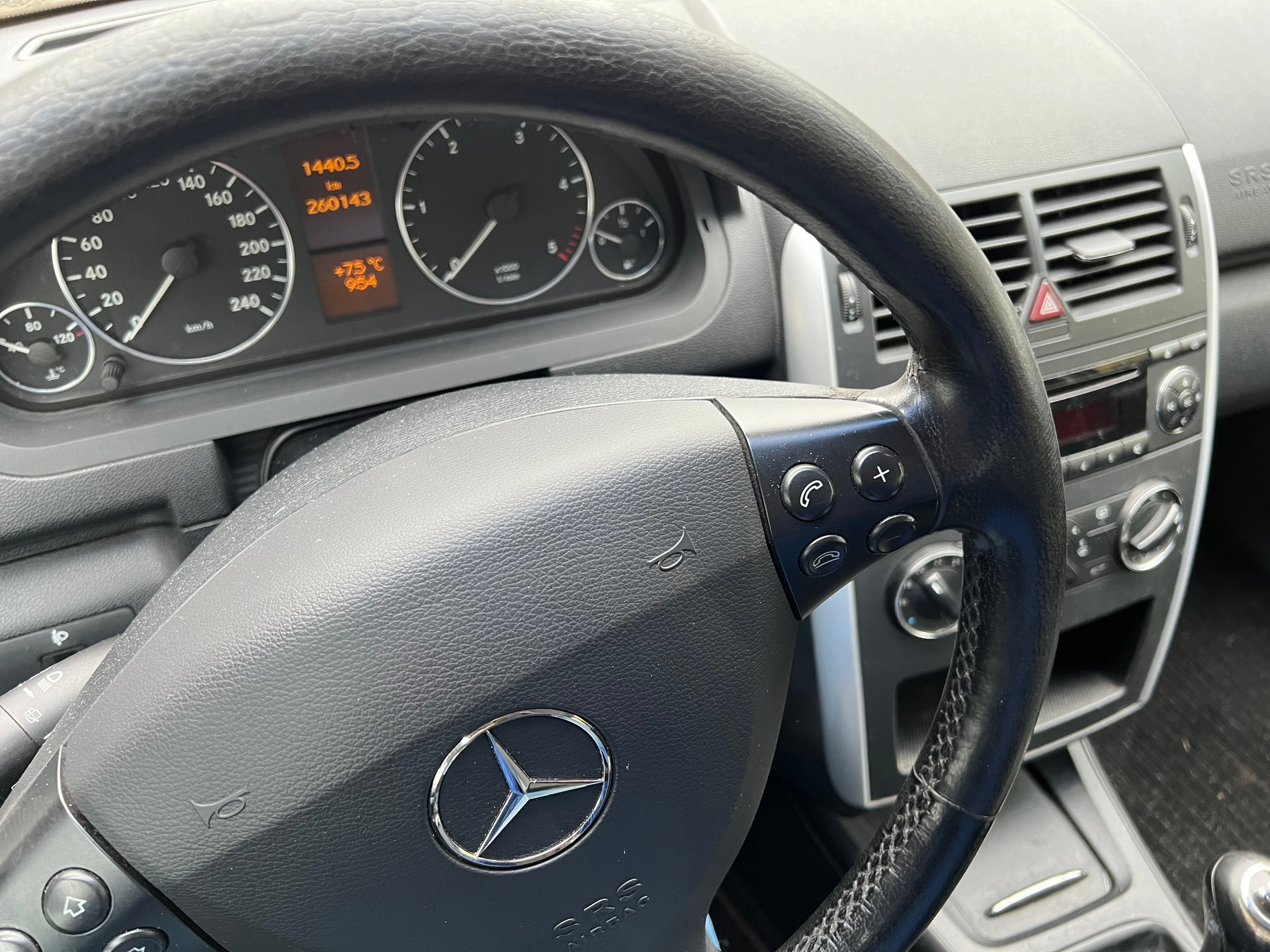 MERCEDES-BENZ A 160 CDI Avantgarde-image-4