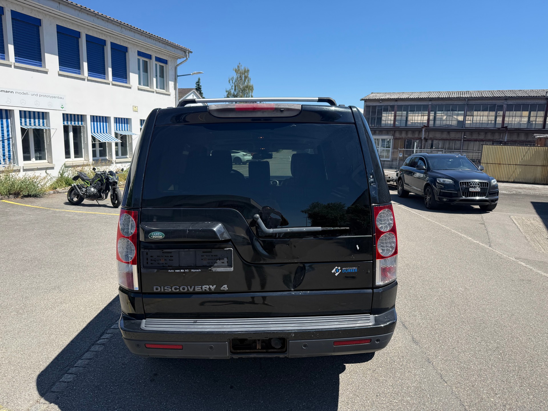 LAND ROVER Discovery 3.0 TDV6 S Automatic-image-7