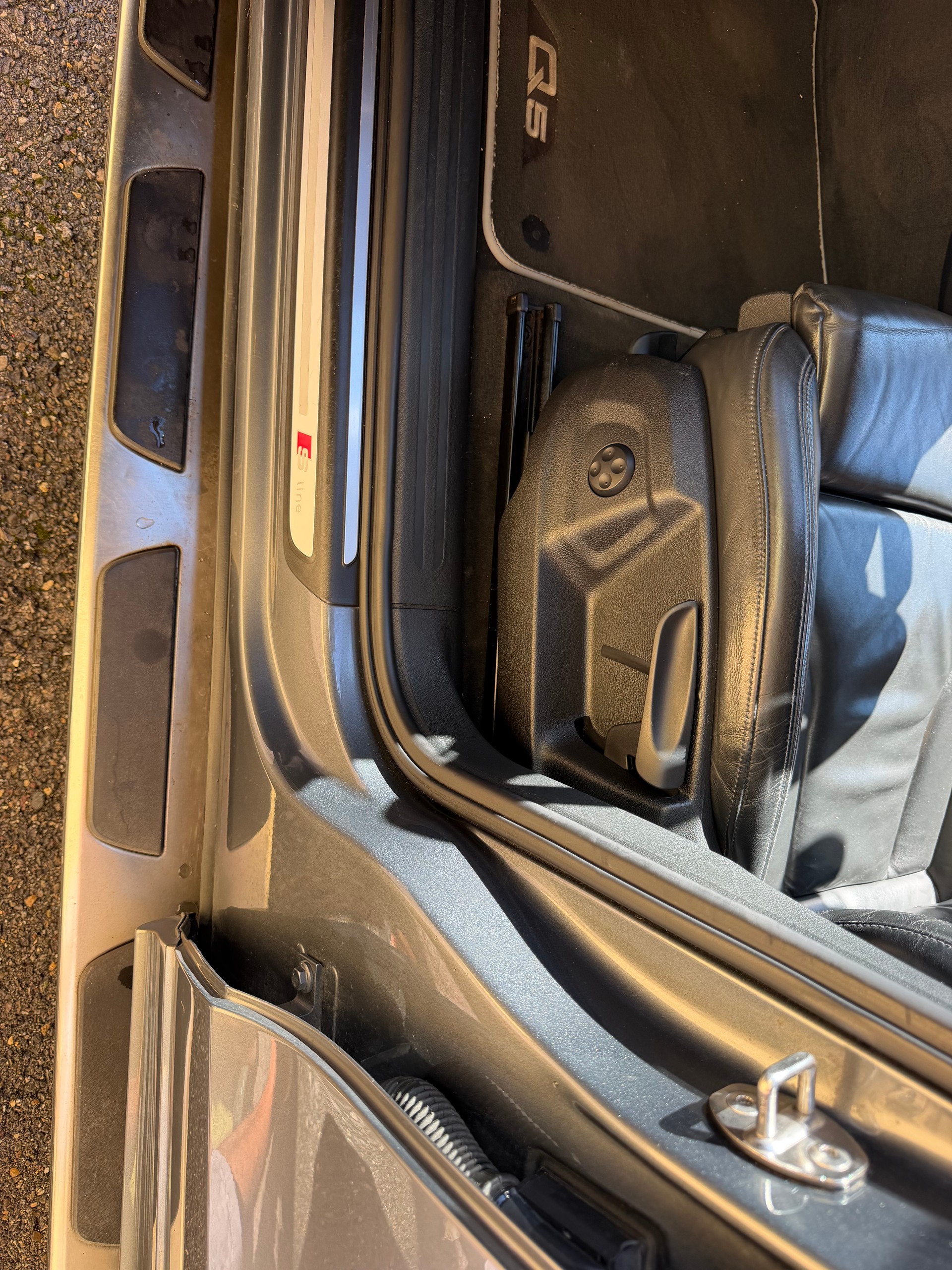 AUDI Q5 3.0 TDI quattro S-tronic-image-15