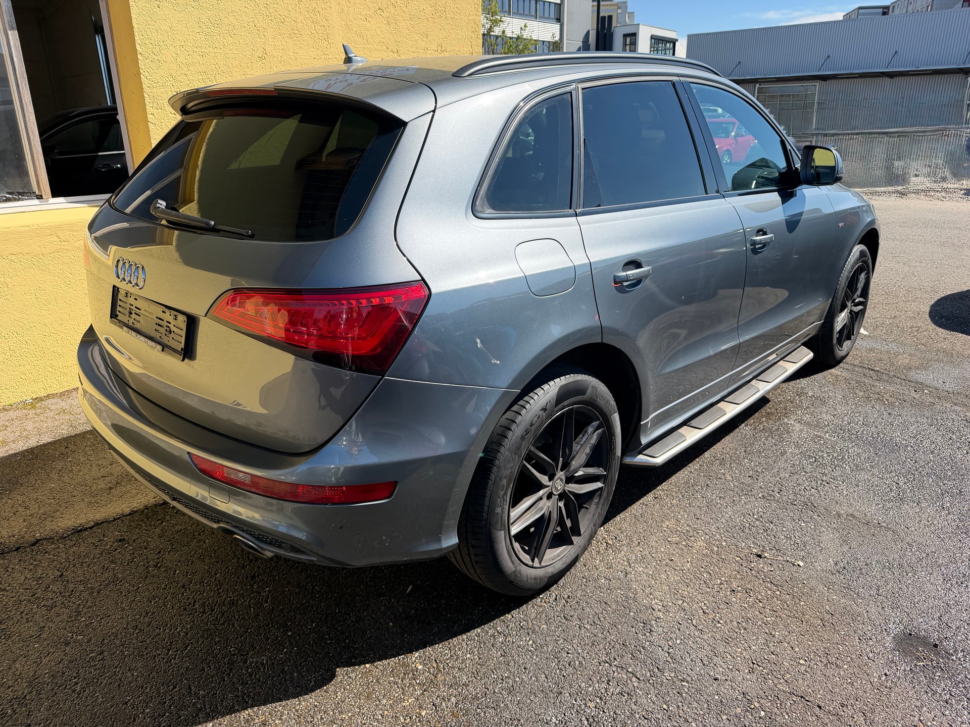 AUDI Q5 3.0 TDI quattro S-tronic-showroom-element-3