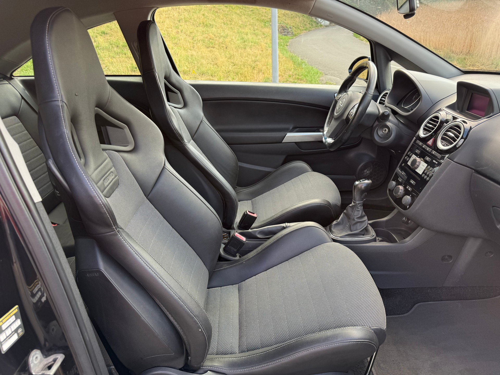 OPEL Corsa 1.6 Turbo OPC-image-5