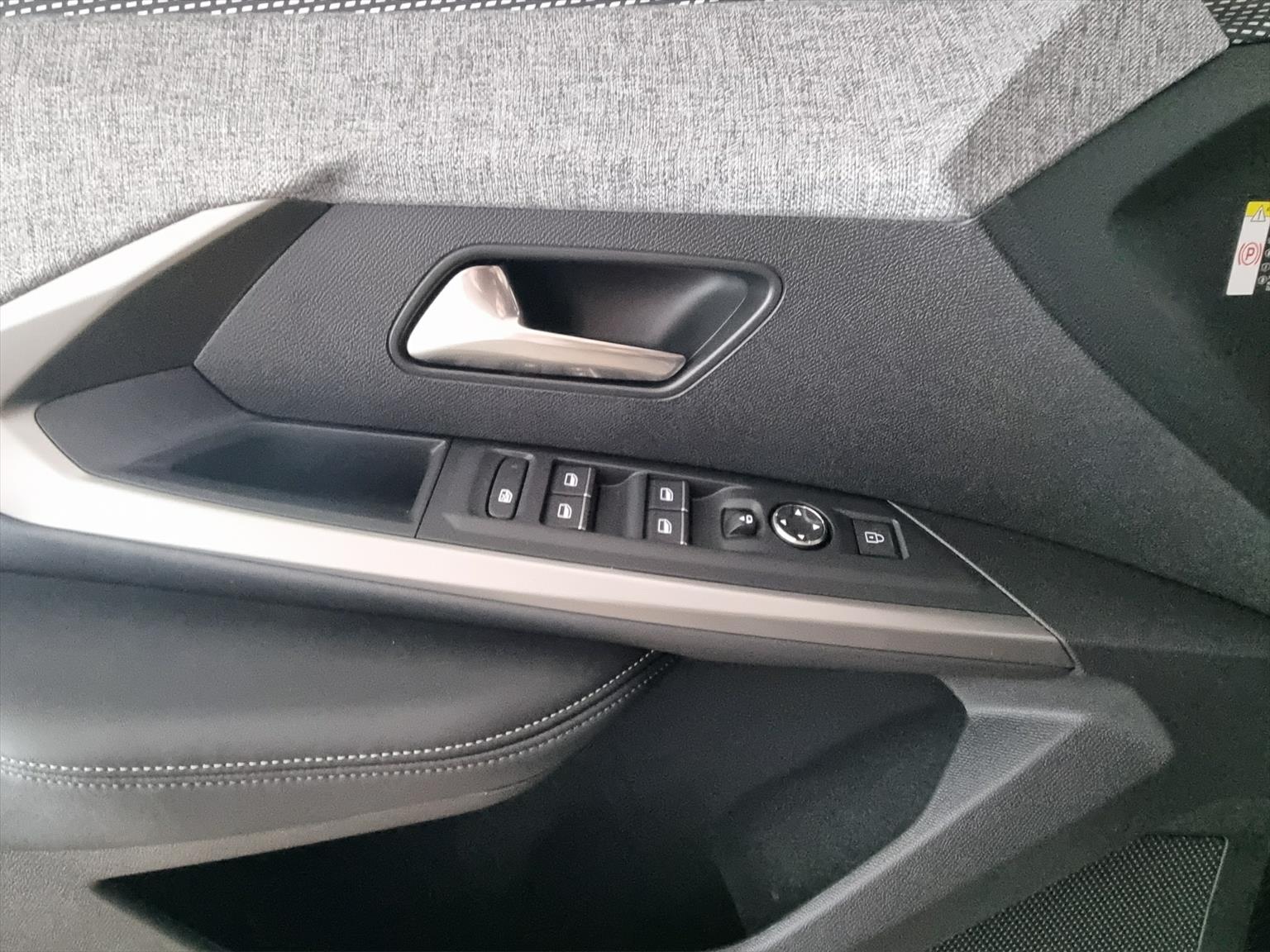 PEUGEOT 3008 145 Hybrid GT Automat-image-11