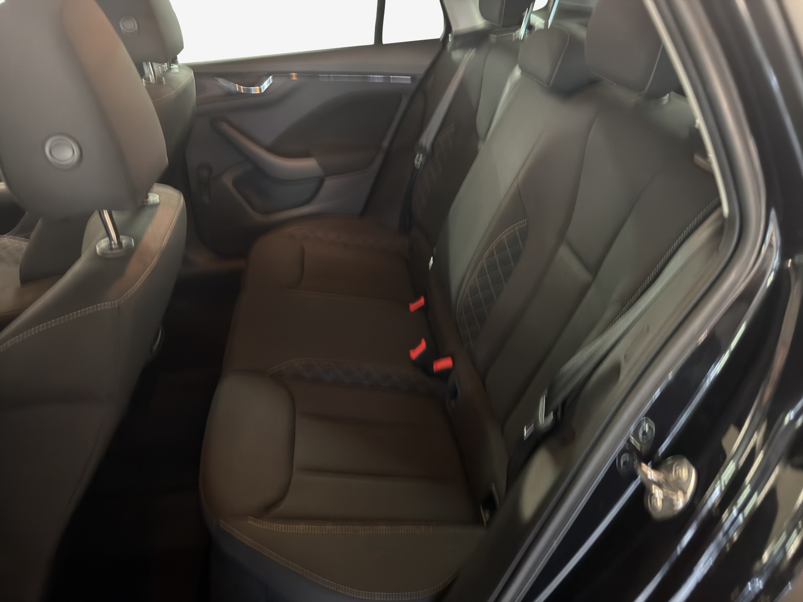 SKODA Kamiq 1.0 TSI Ambition DSG-image-11