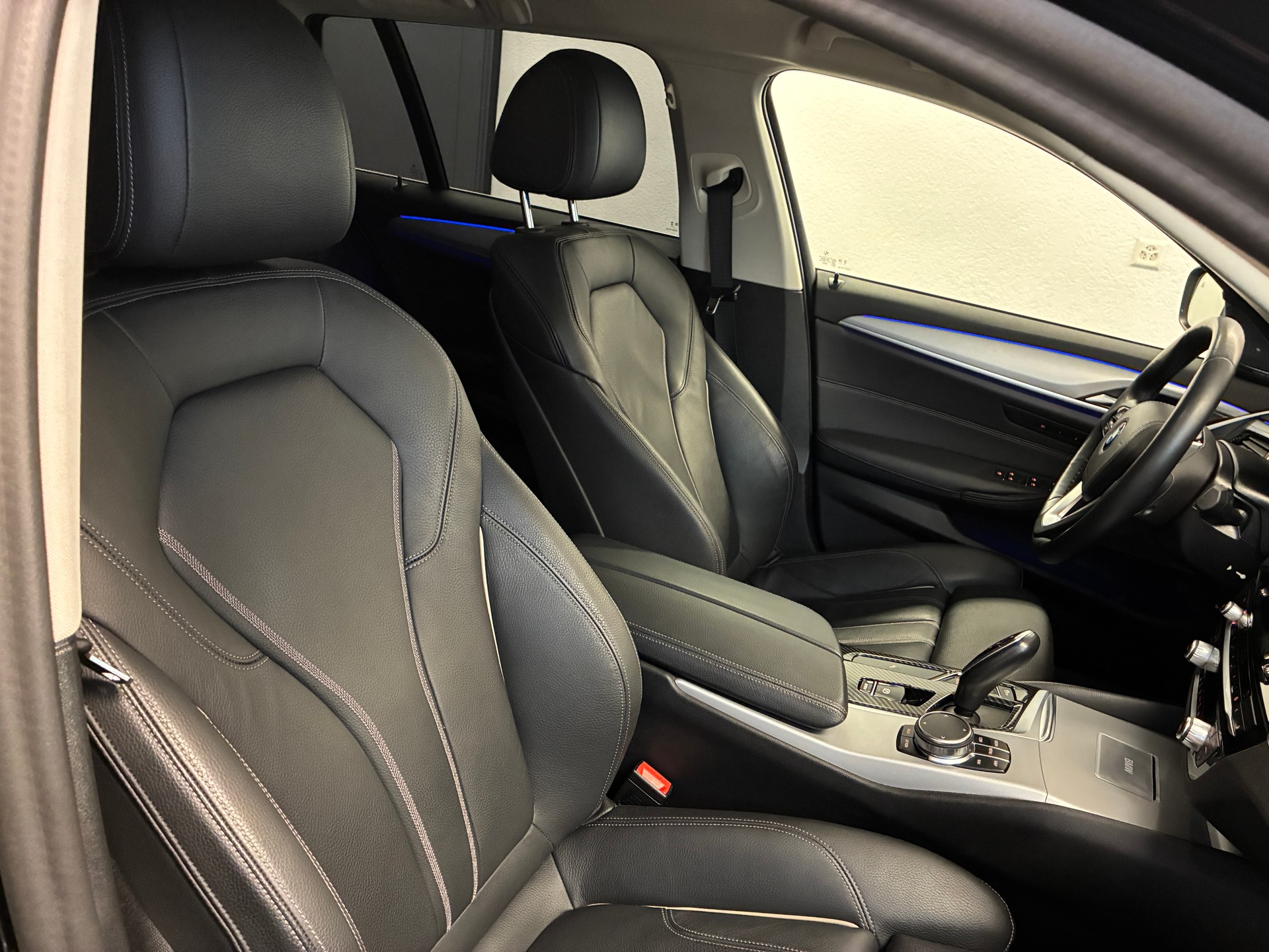 BMW 530d xDrive Touring-image-18