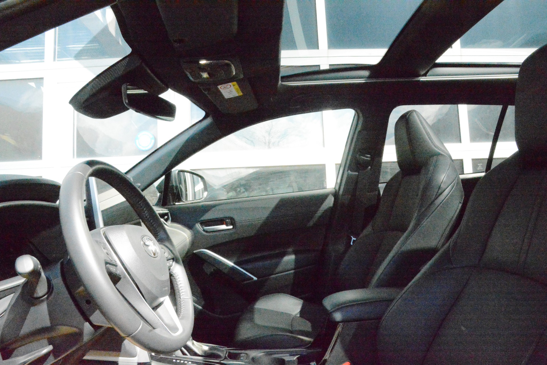 TOYOTA Corolla Cross 2.0 4WD Premium e-CVT-image-14