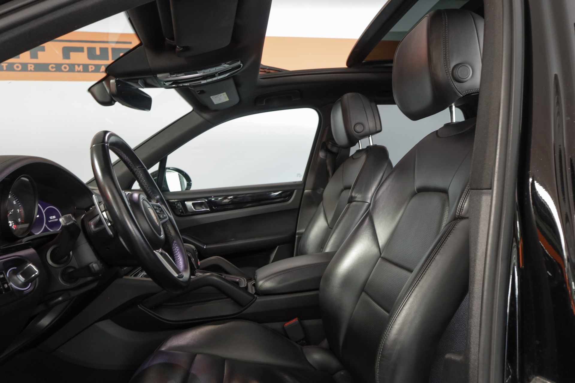 PORSCHE Cayenne-image-19