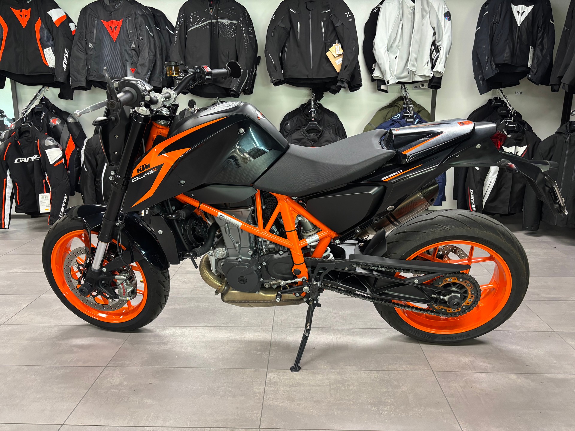 KTM 690 Duke R ABS-image-1