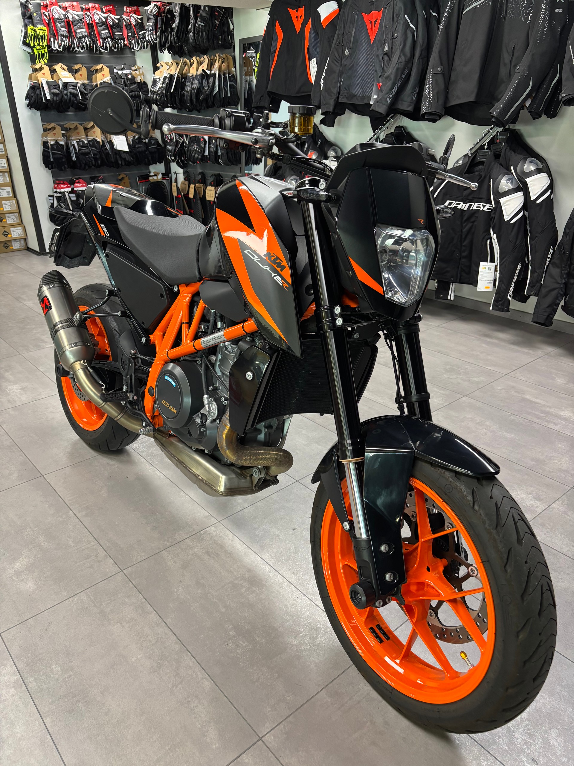 KTM 690 Duke R ABS-image-2