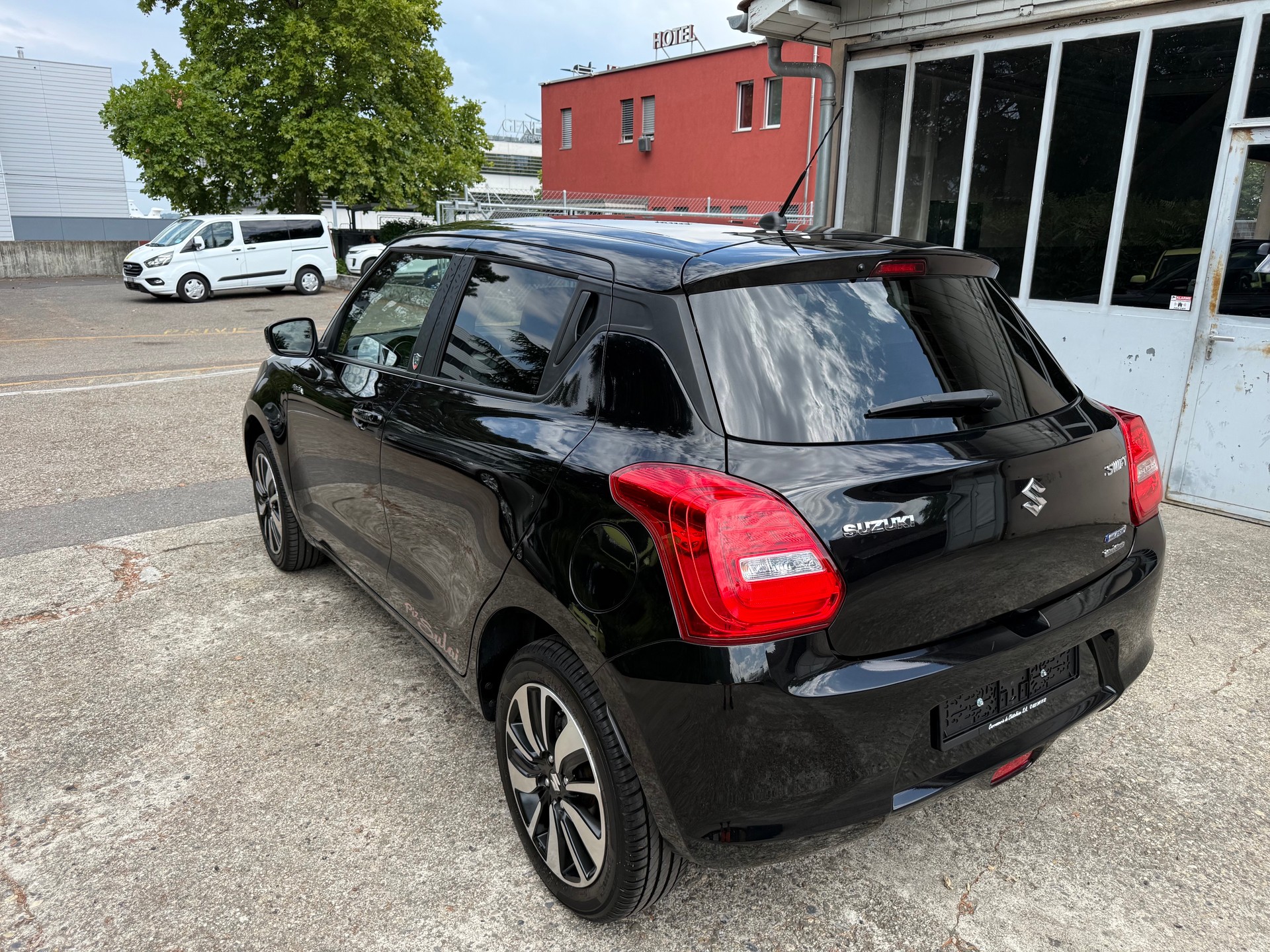 SUZUKI Swift 1.2i Piz Sulai Top Hybrid Allgrip 4x4 ( Visite du jour-Garantie-Service à jour )-image-5
