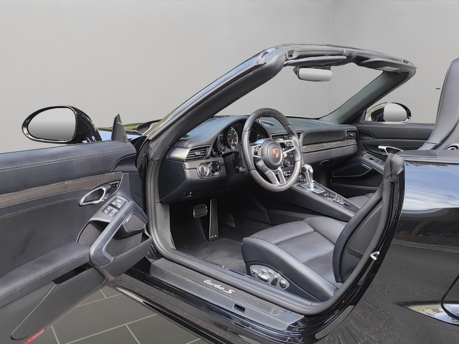 PORSCHE 911 Turbo S Cabrio PDK-image-6