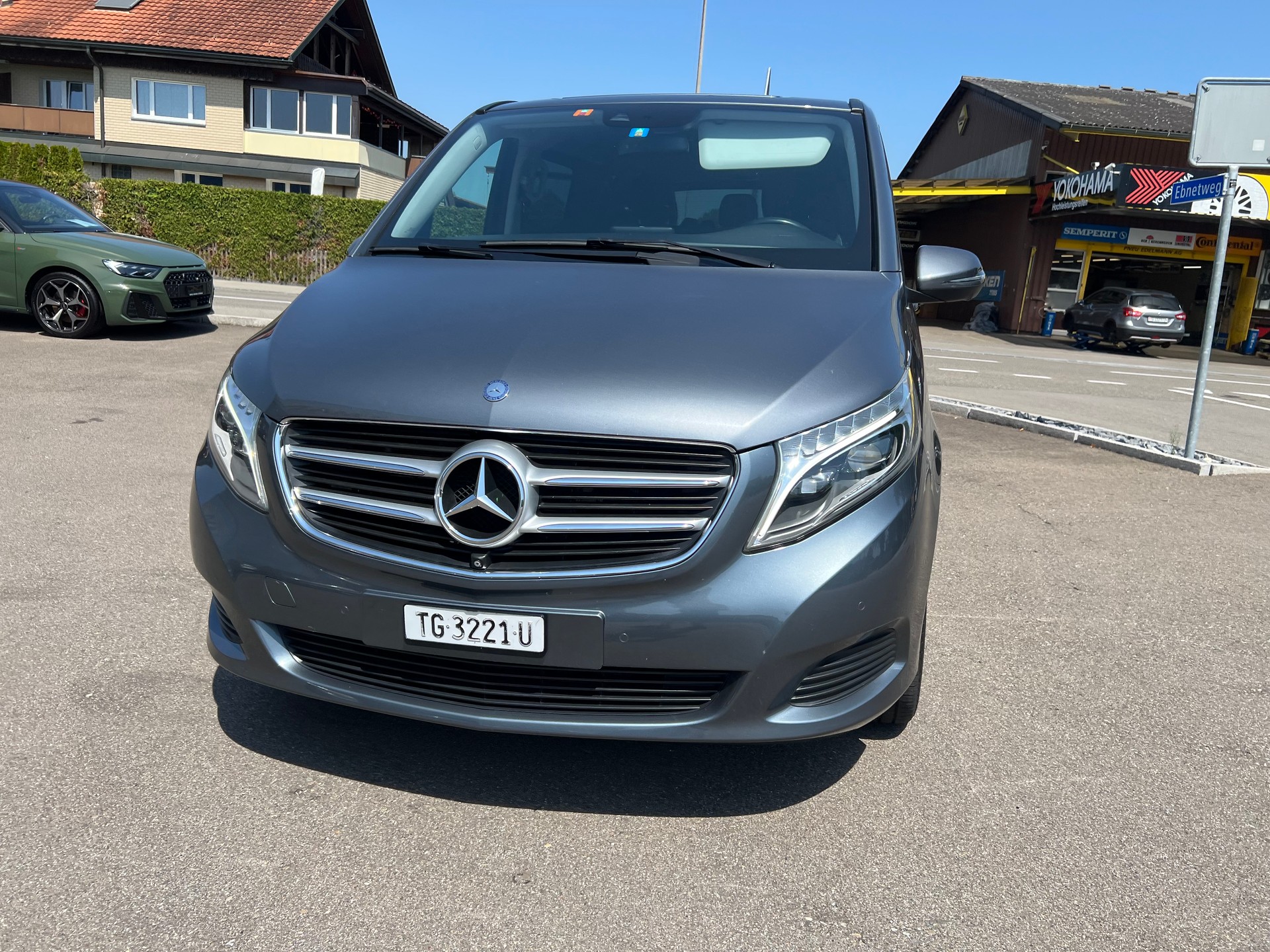 MERCEDES-BENZ V 220 d kompakt 4Matic 7G-Tronic-showroom-element-3