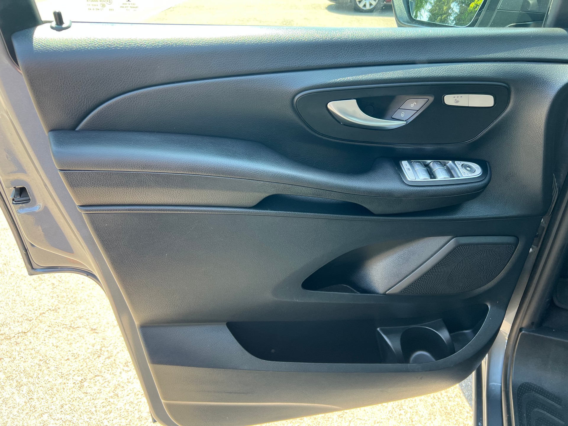 MERCEDES-BENZ V 220 d kompakt 4Matic 7G-Tronic-image-23