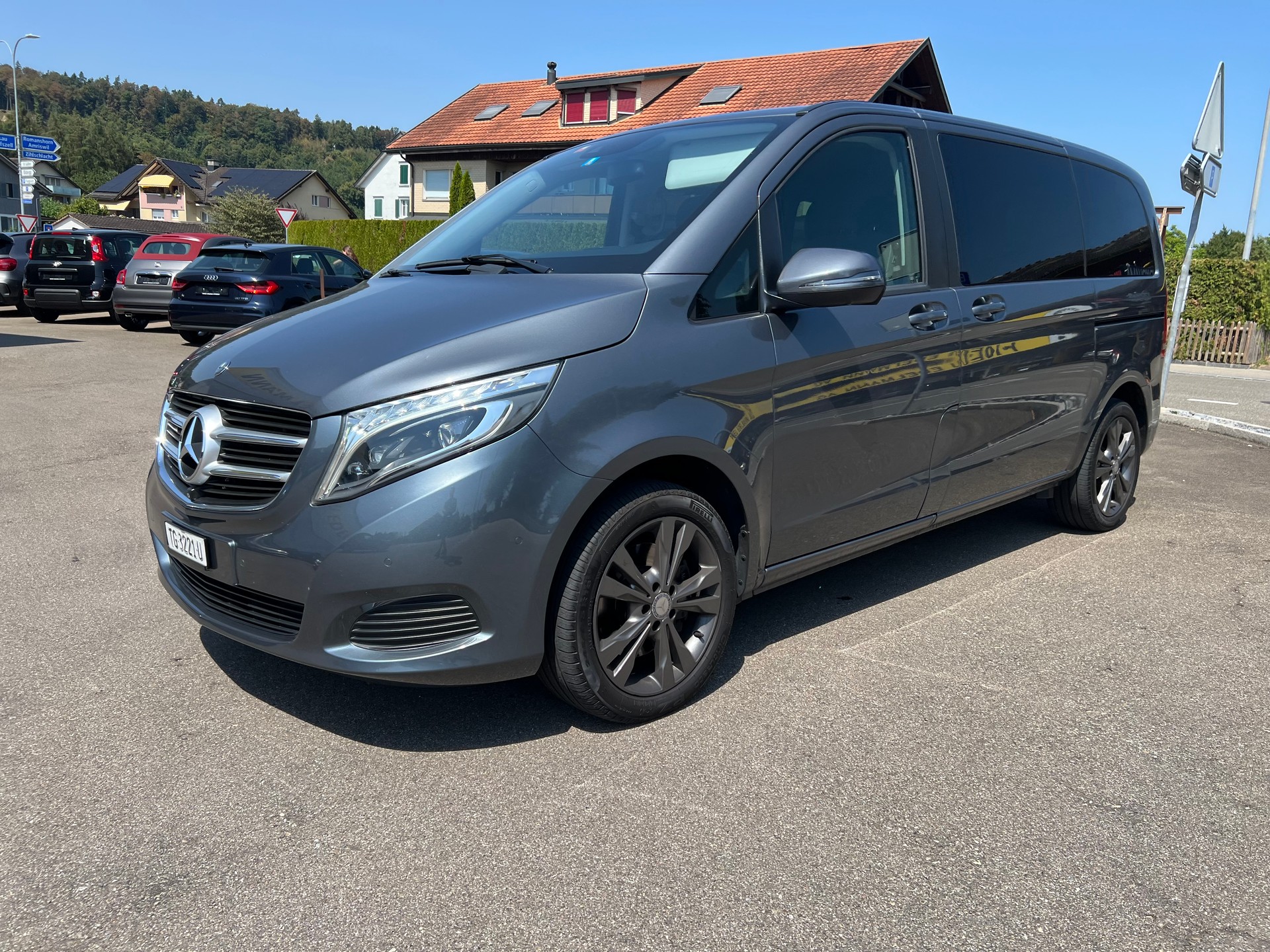 MERCEDES-BENZ V 220 d kompakt 4Matic 7G-Tronic-showroom-element-1
