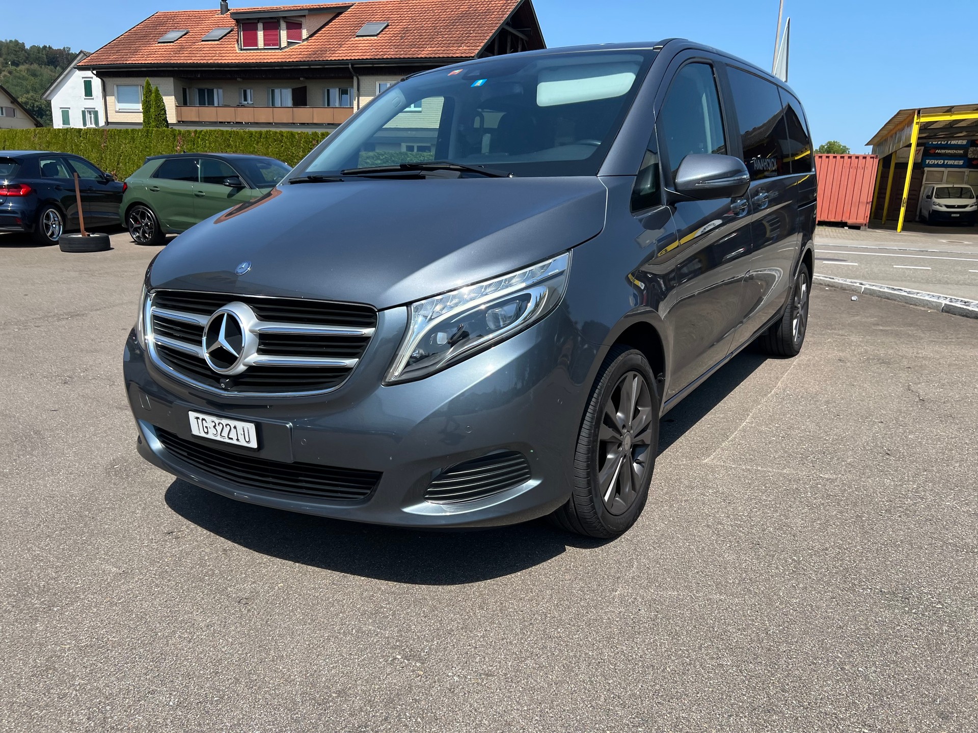 MERCEDES-BENZ V 220 d kompakt 4Matic 7G-Tronic-showroom-element-2
