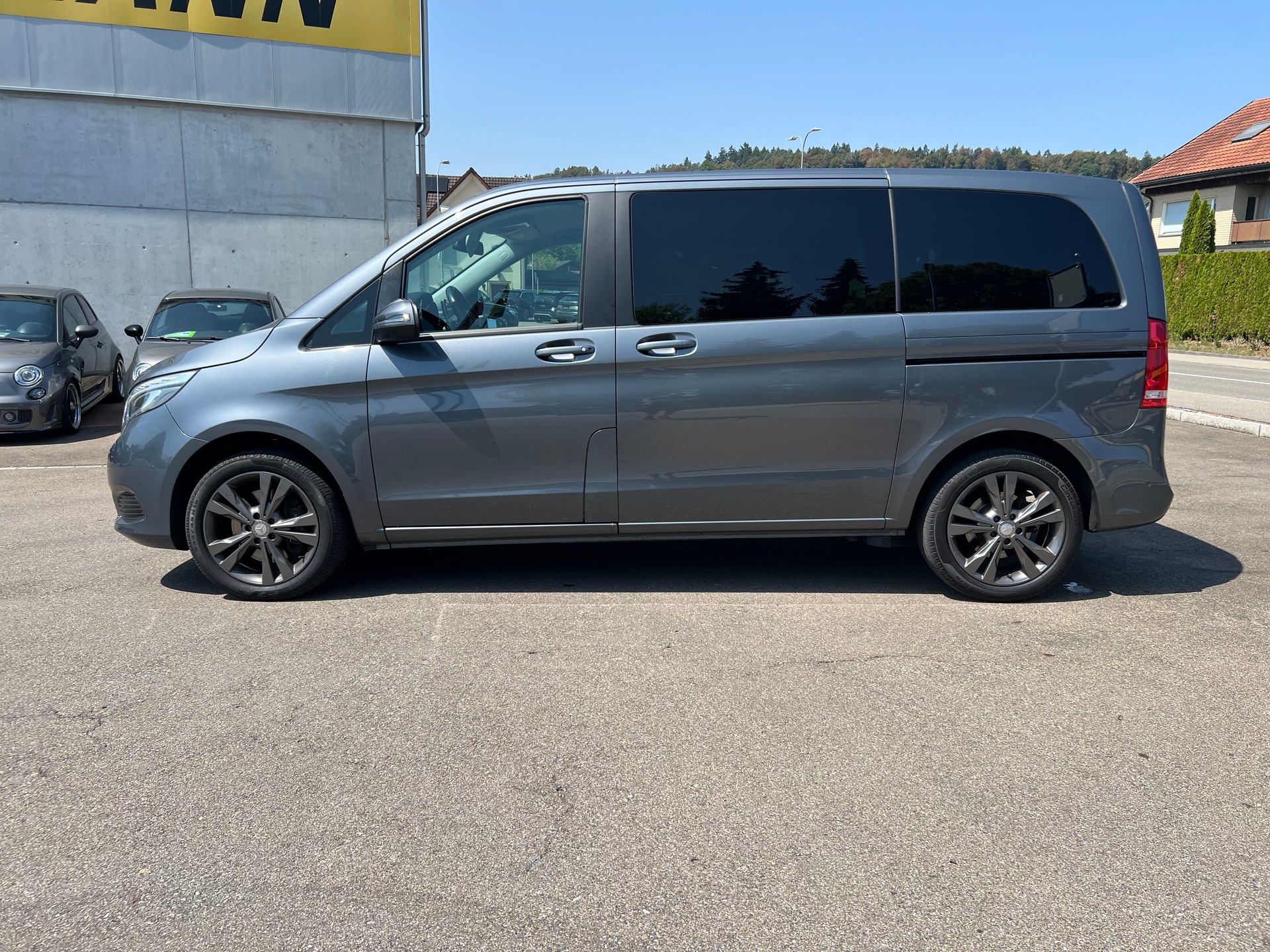 MERCEDES-BENZ V 220 d kompakt 4Matic 7G-Tronic-image-17