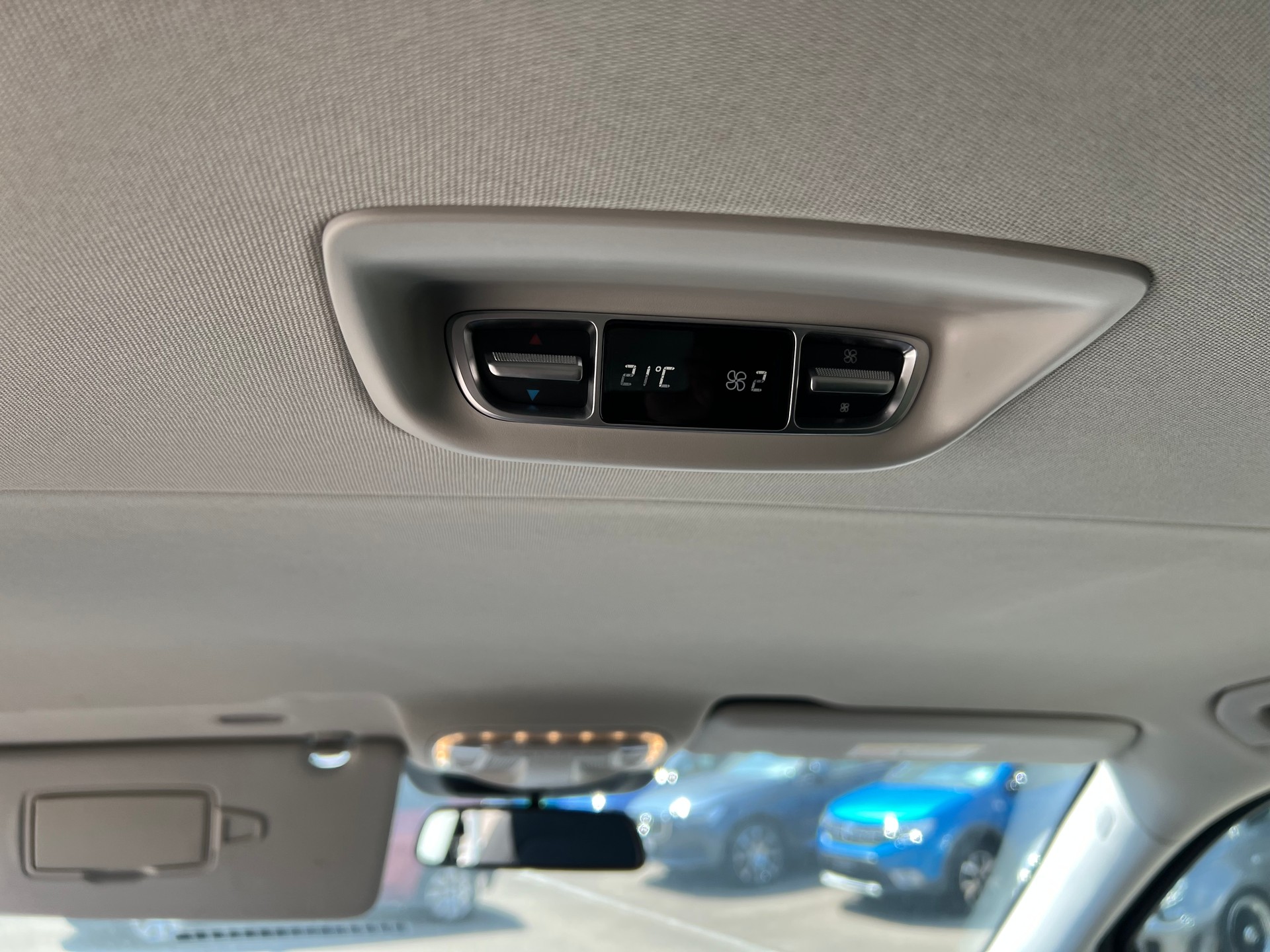 MERCEDES-BENZ V 220 d kompakt 4Matic 7G-Tronic-image-26