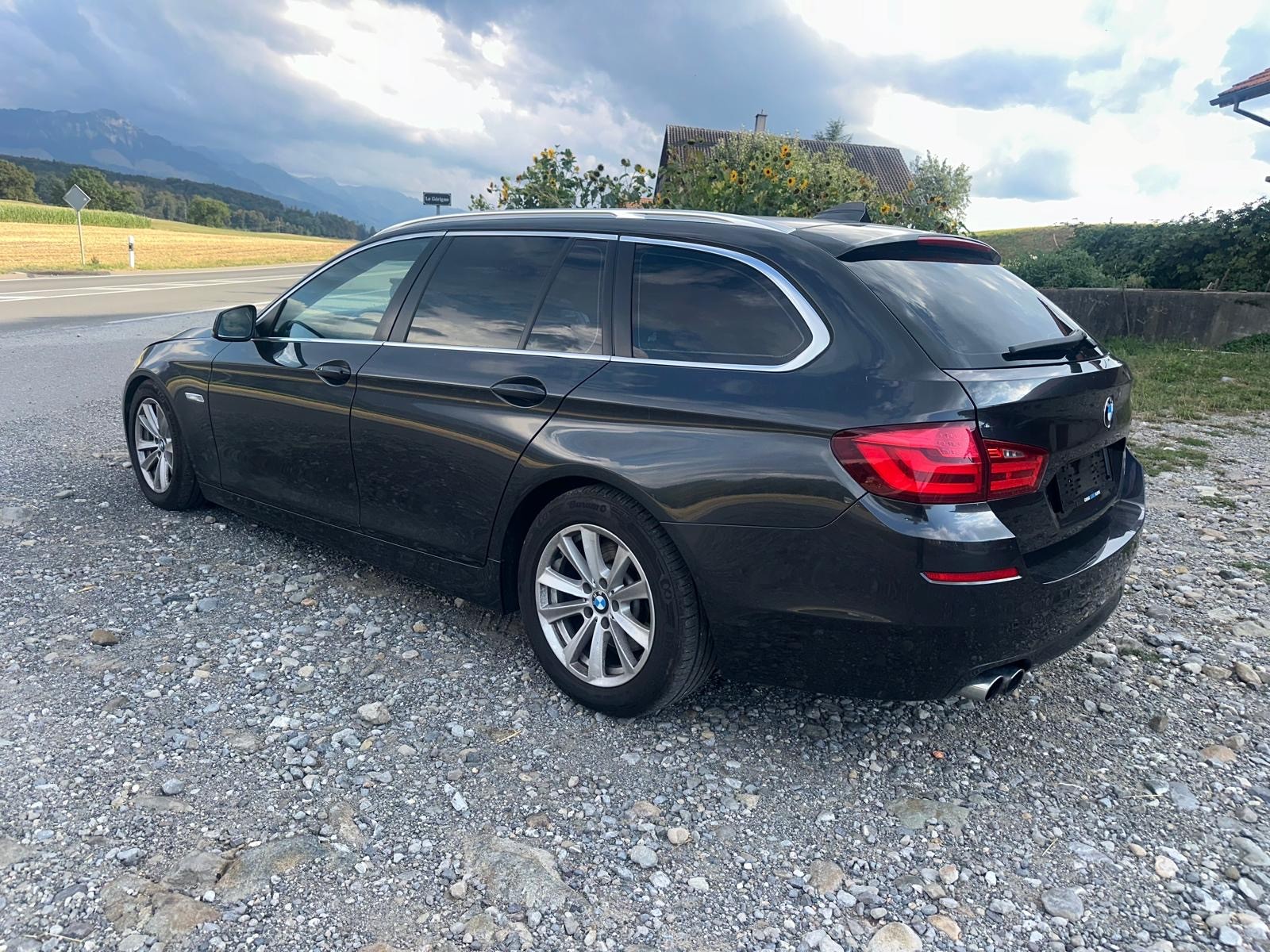 BMW 523i Touring Steptronic-showroom-element-2
