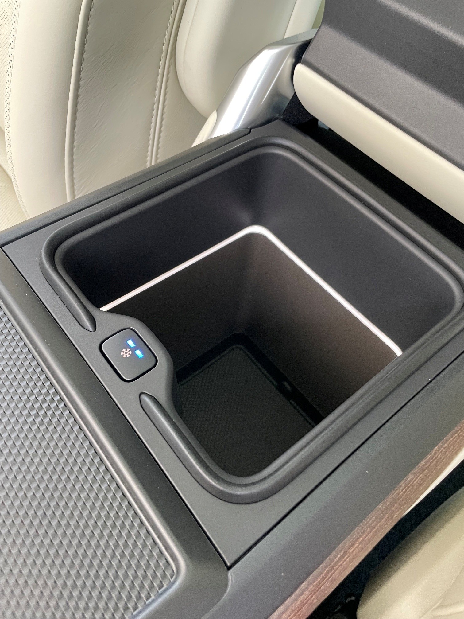 LAND ROVER Range Rover 3.0 I6 P460e HSE-image-9