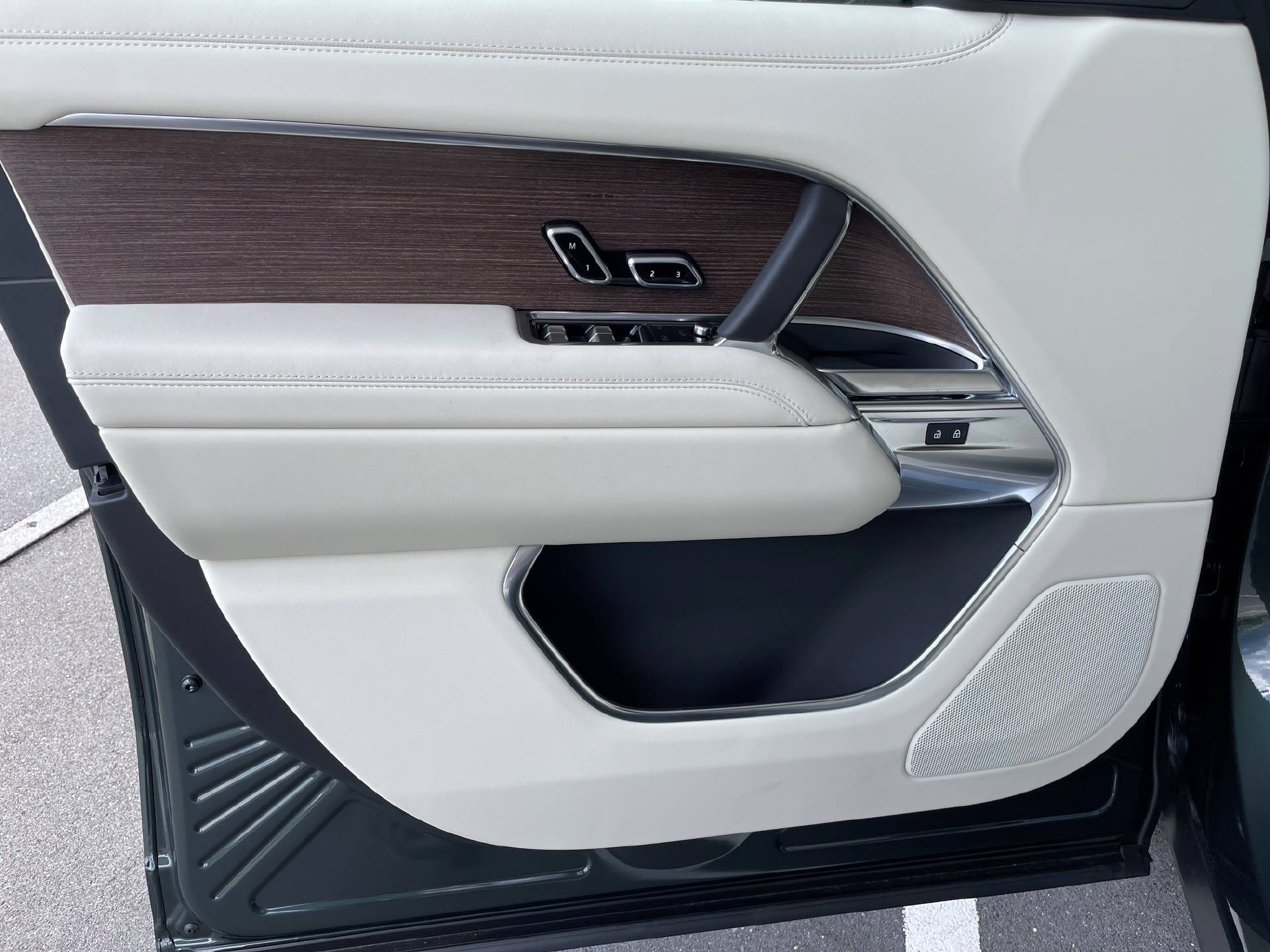LAND ROVER Range Rover 3.0 I6 P460e HSE-image-5
